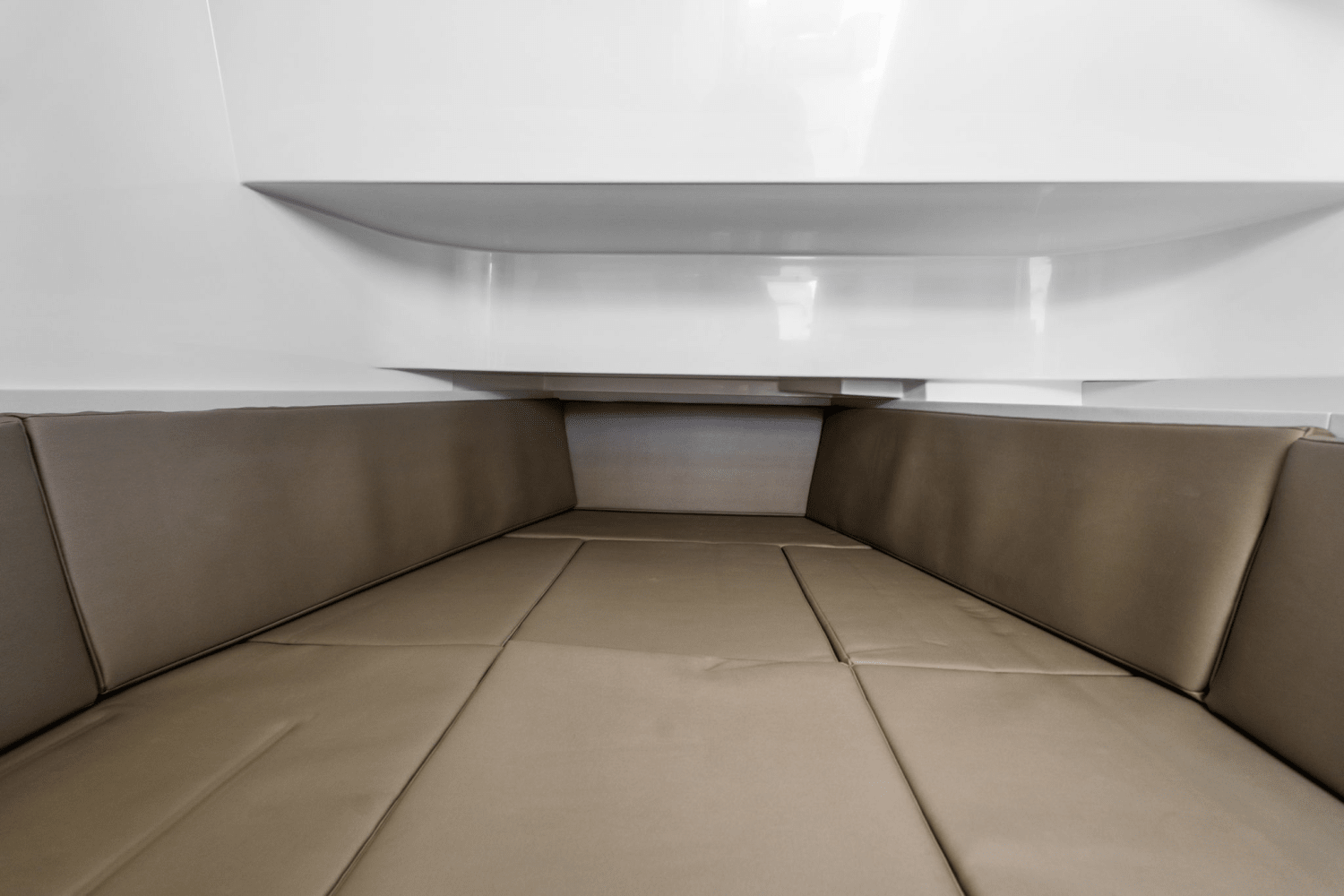 2026 Cruisers Yachts 38 VTR Image Thumbnail #33