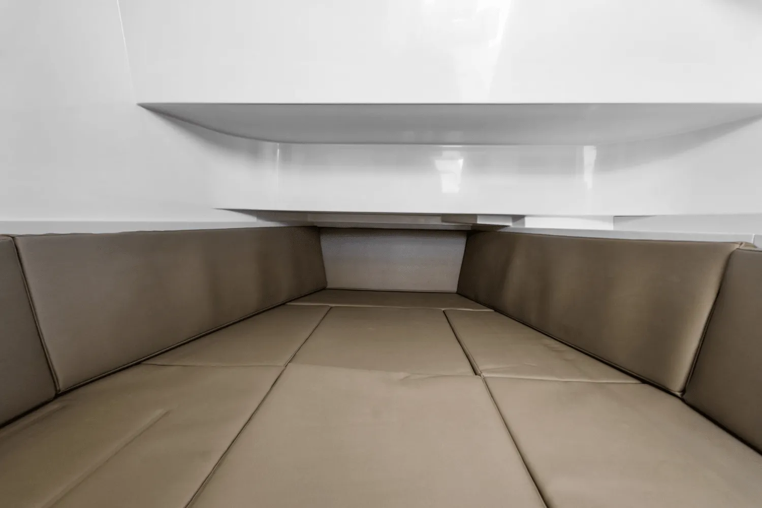 2026 Cruisers Yachts 38 VTR Image Thumbnail #33