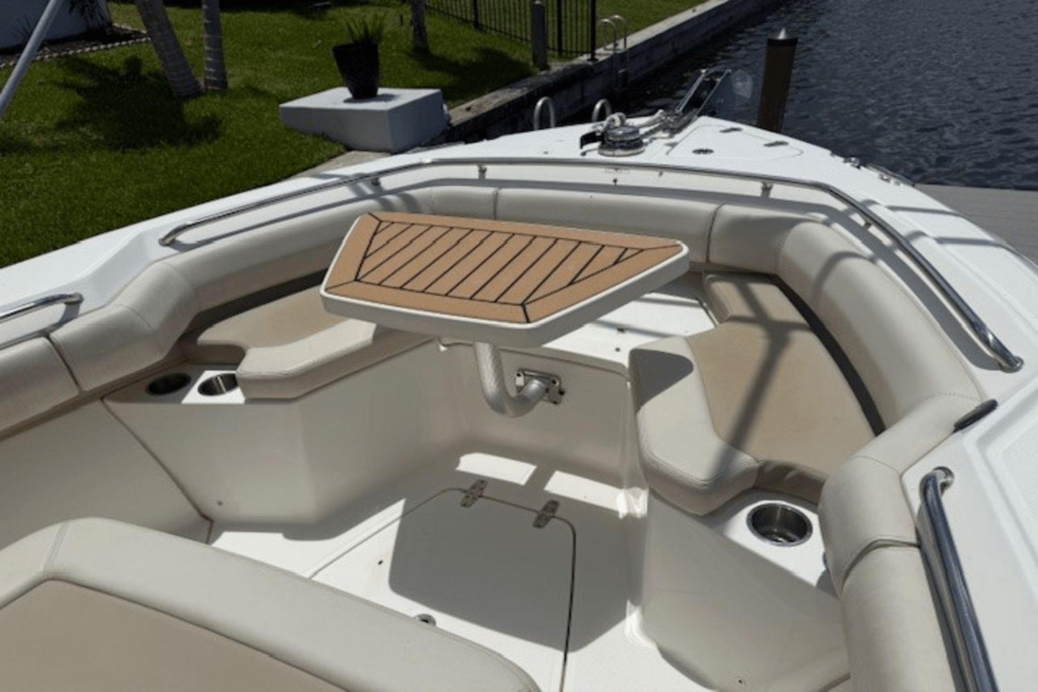 2022 Boston Whaler 250 OUTRAGE Image Thumbnail #11