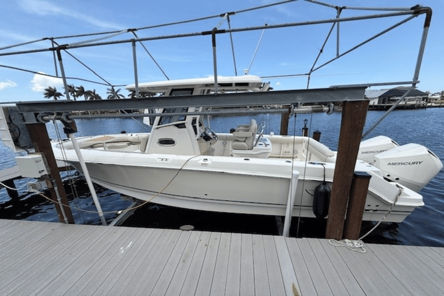 2022 Boston Whaler 250 OUTRAGE Image Thumbnail #4