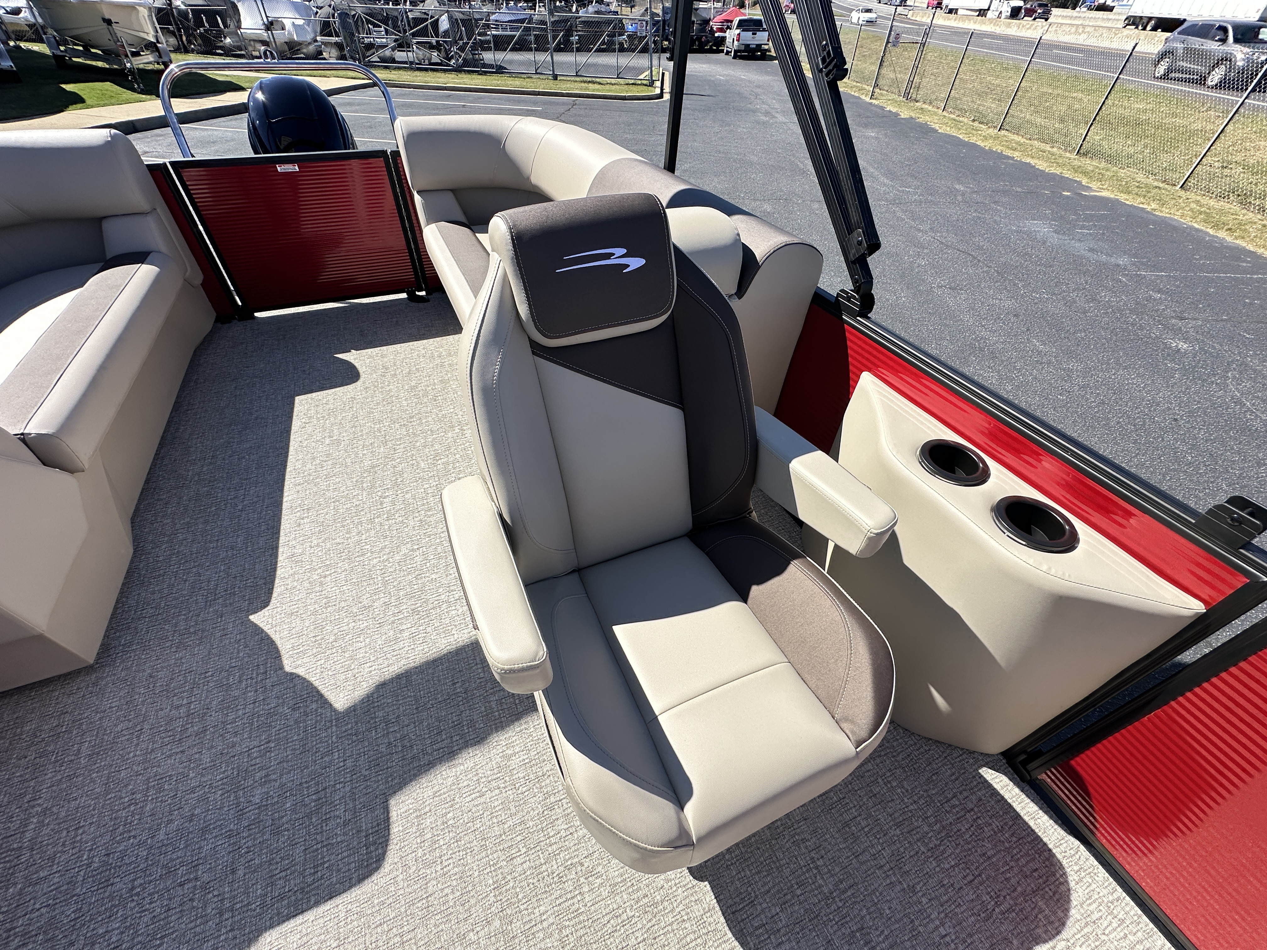 2026 Bennington 22SSR Image Thumbnail #13