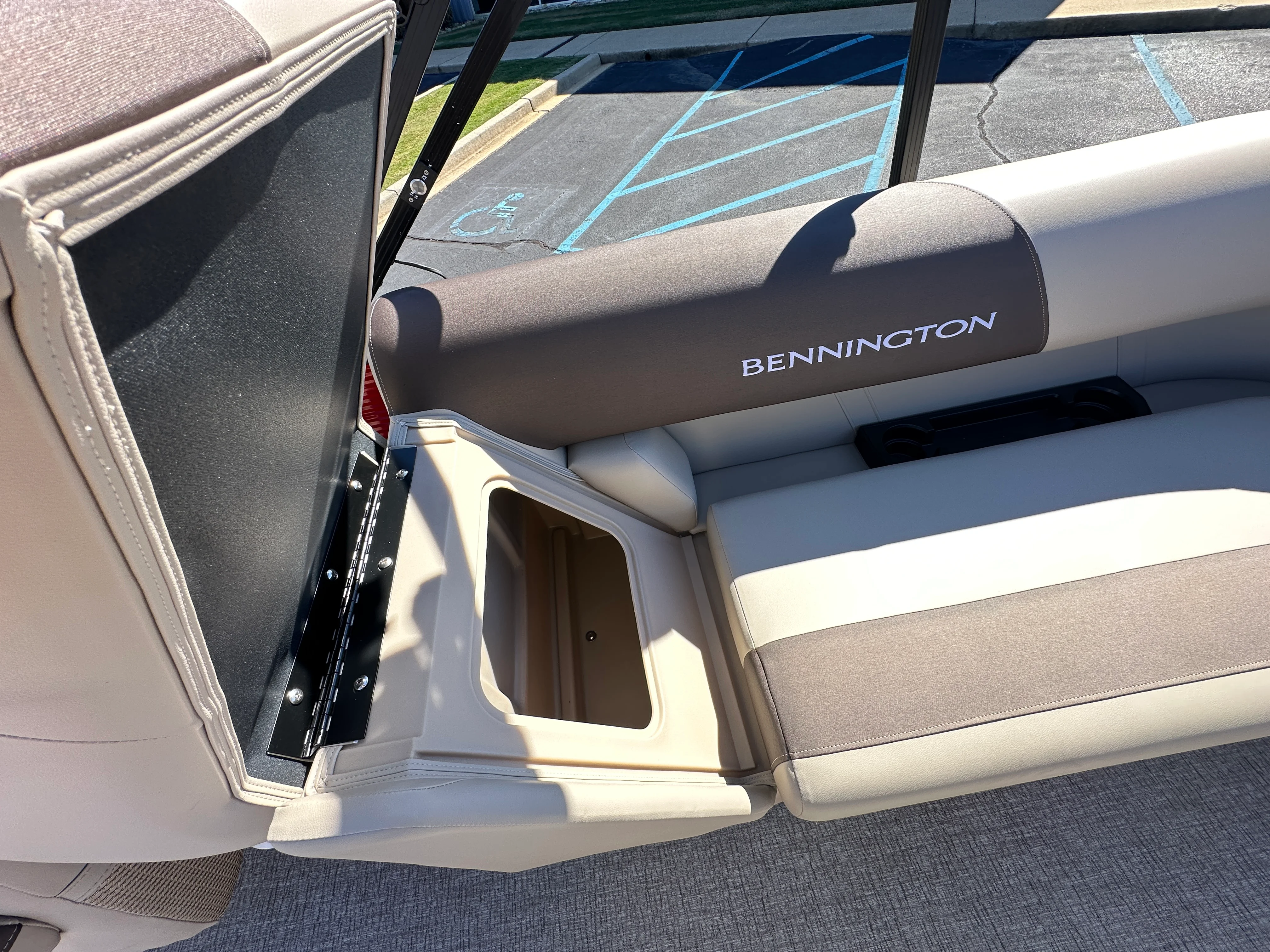 2026 Bennington 22SSR Image Thumbnail #17