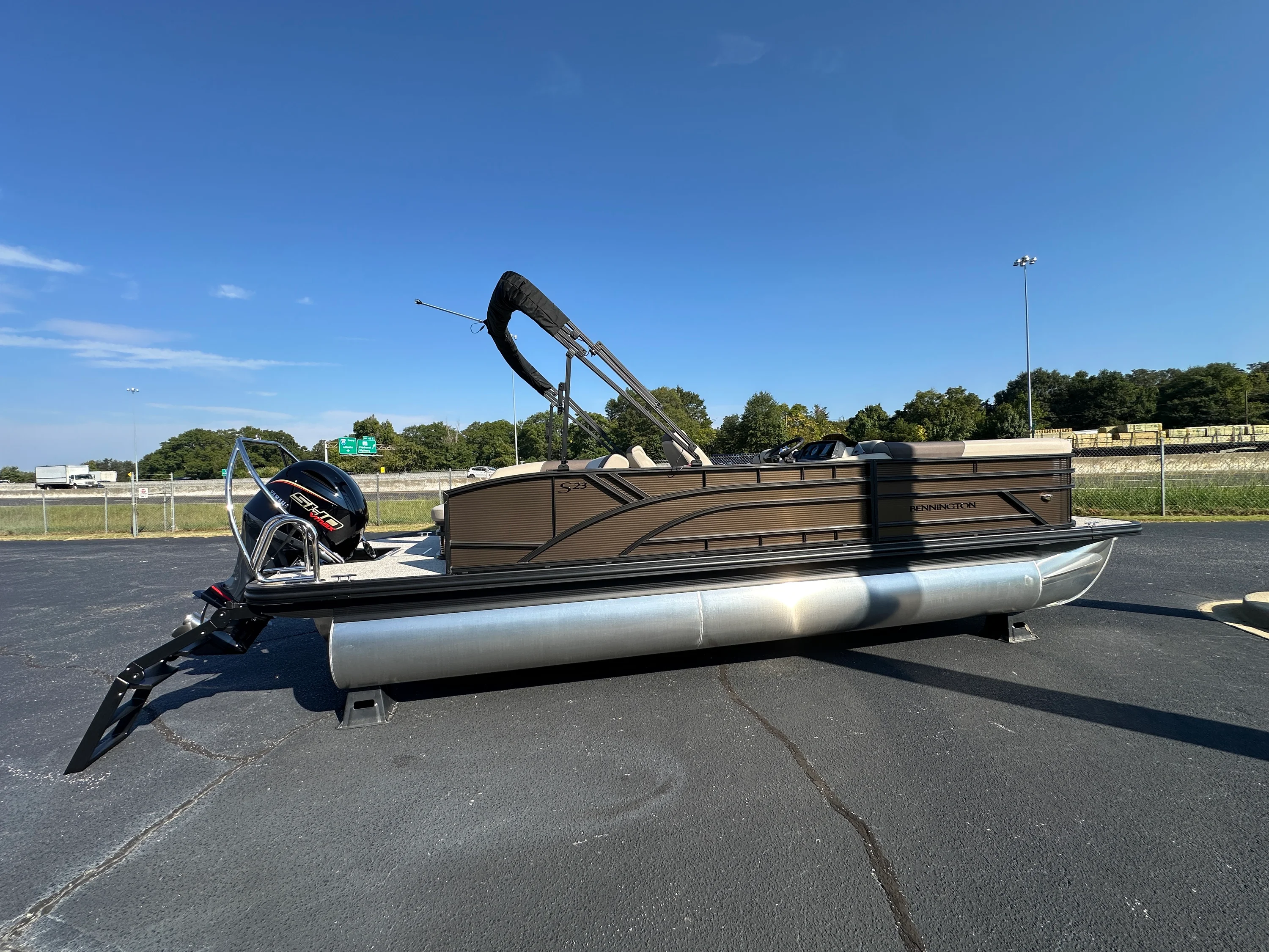 2026 Bennington 23SSB Image Thumbnail #3