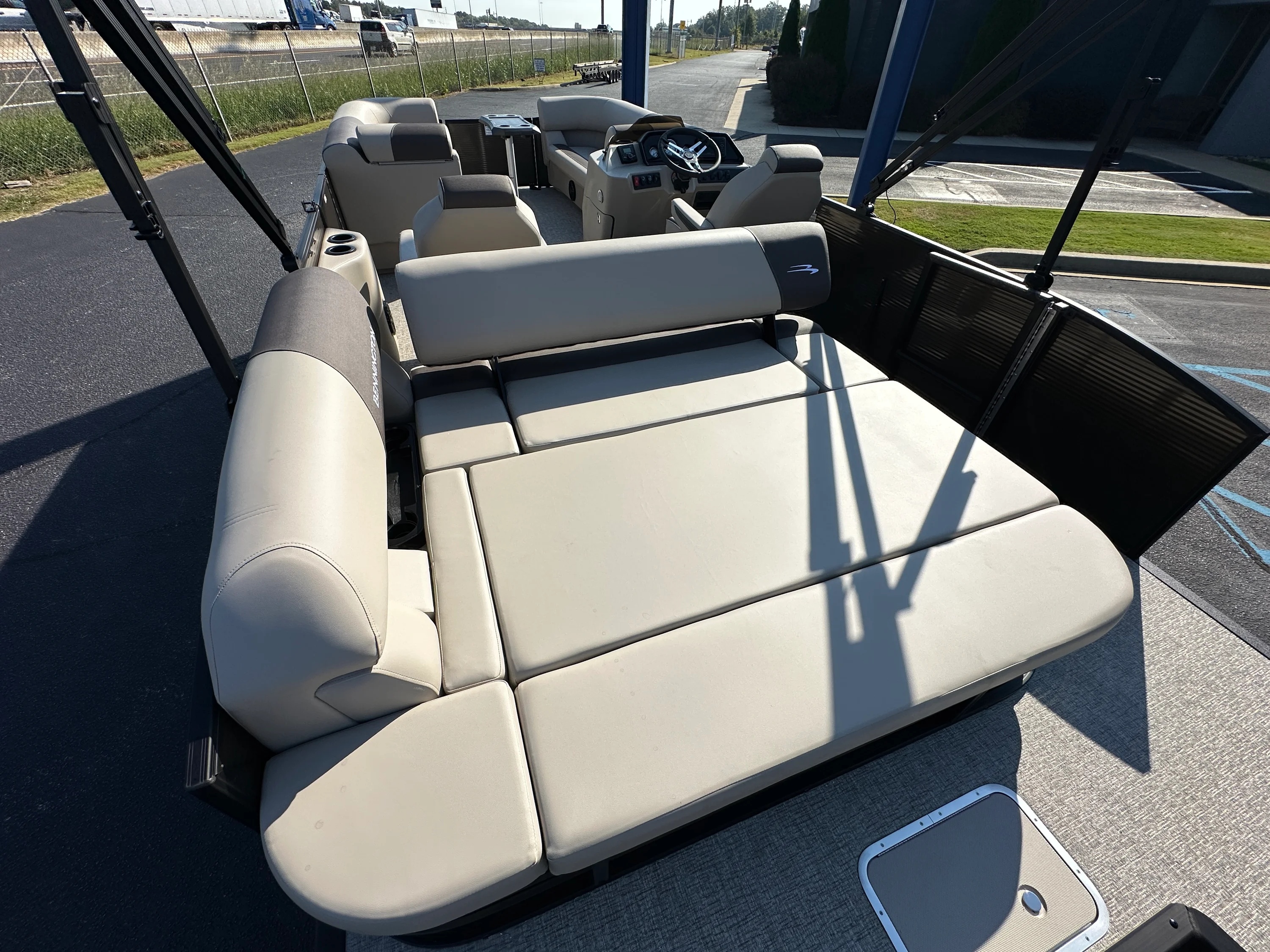 2026 Bennington 23SSB Image Thumbnail #14