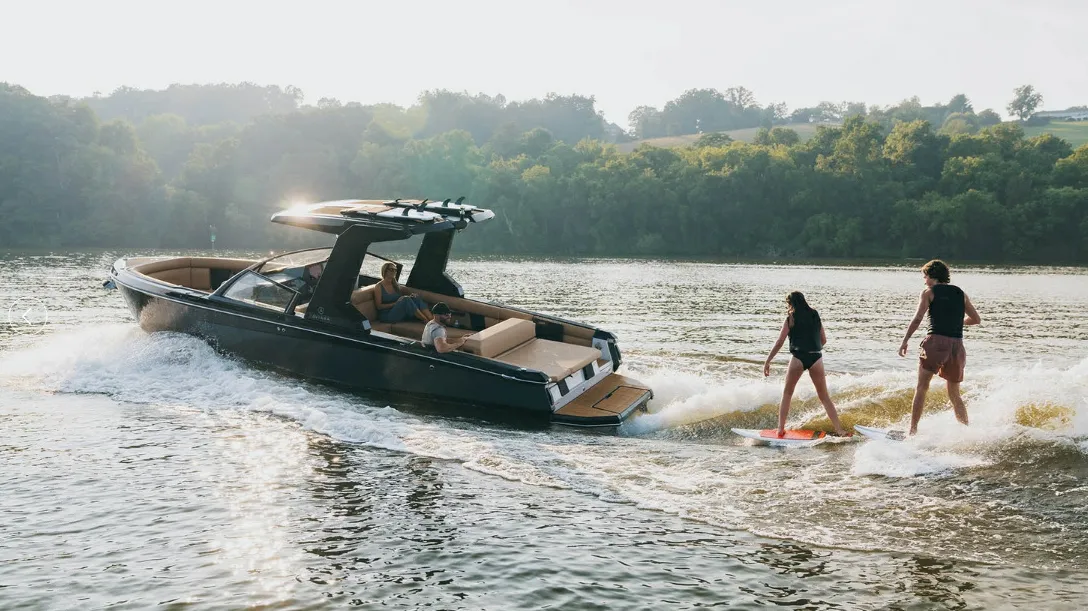 2024 Aviara AV28 Surf Image Thumbnail #3