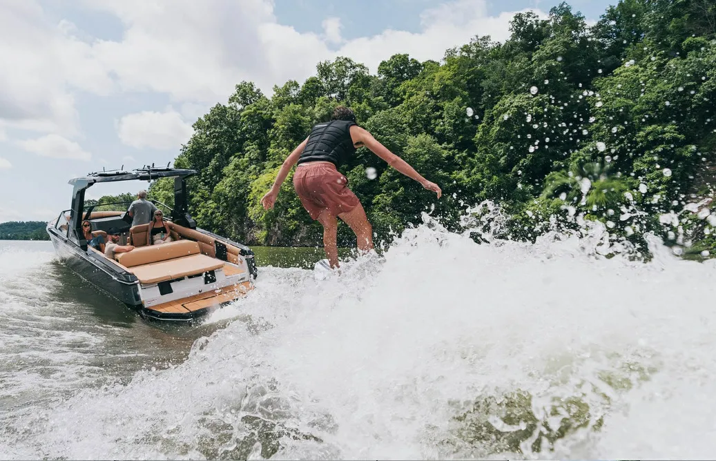 2024 Aviara AV28 Surf Image Thumbnail #4