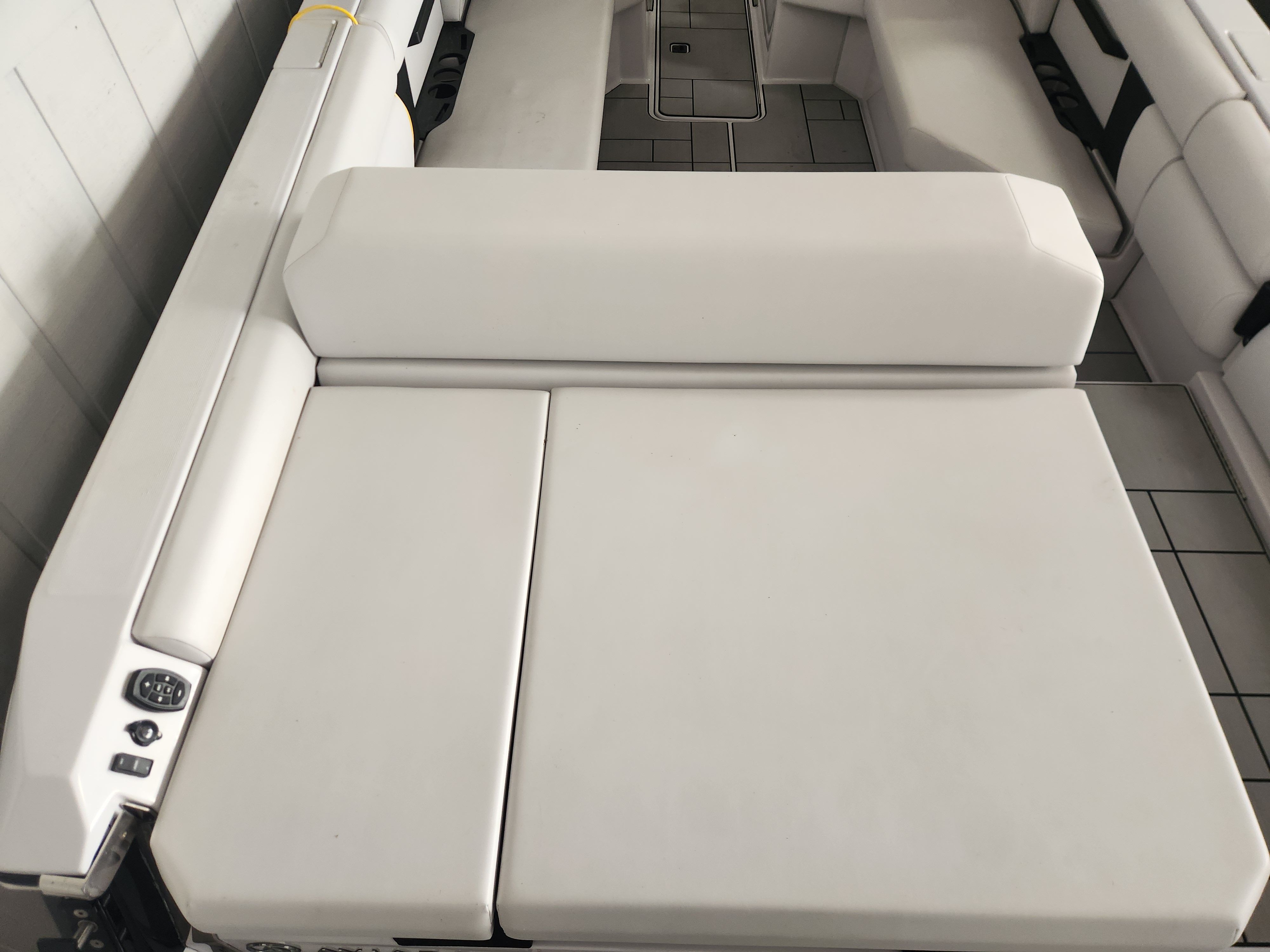 2024 Aviara AV28 Surf Image Thumbnail #7