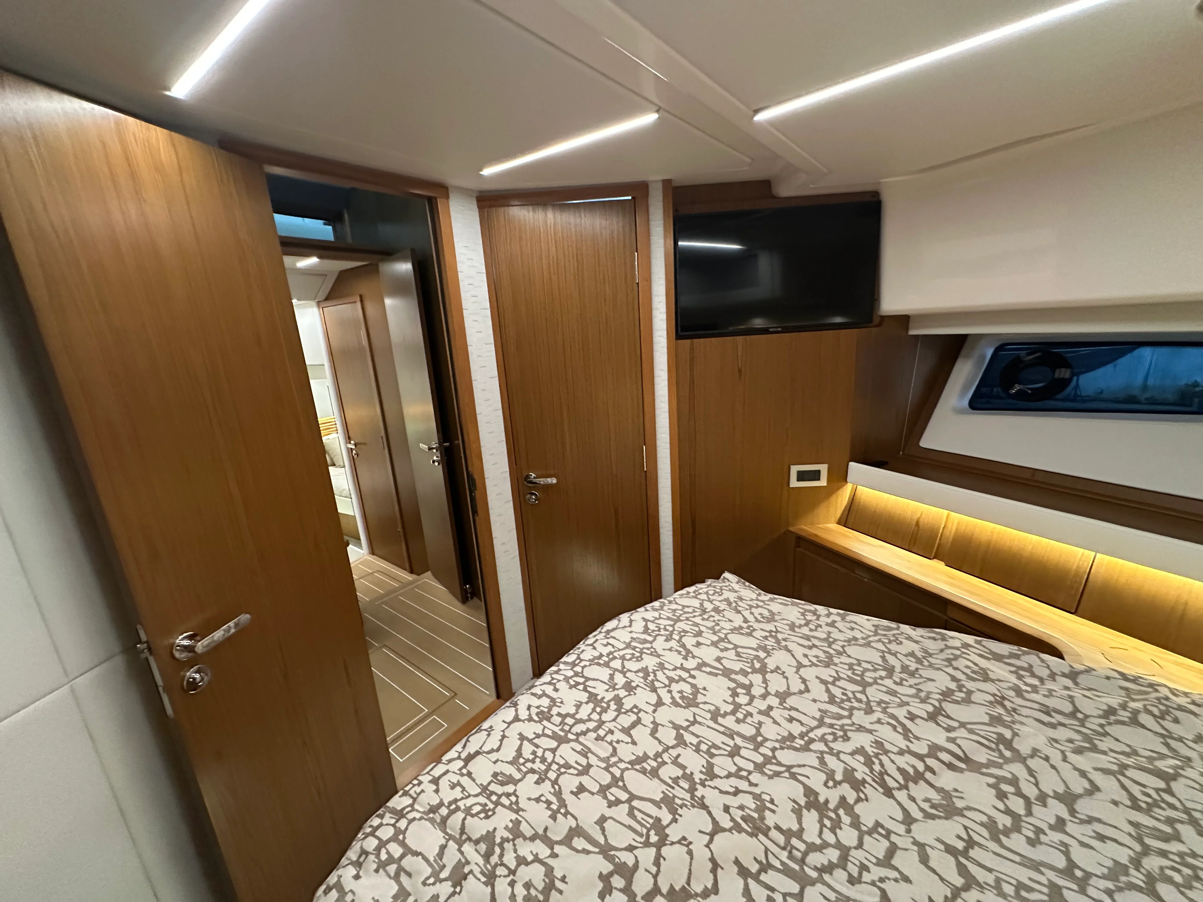 2025 Tiara Yachts EX54 Image Thumbnail #44