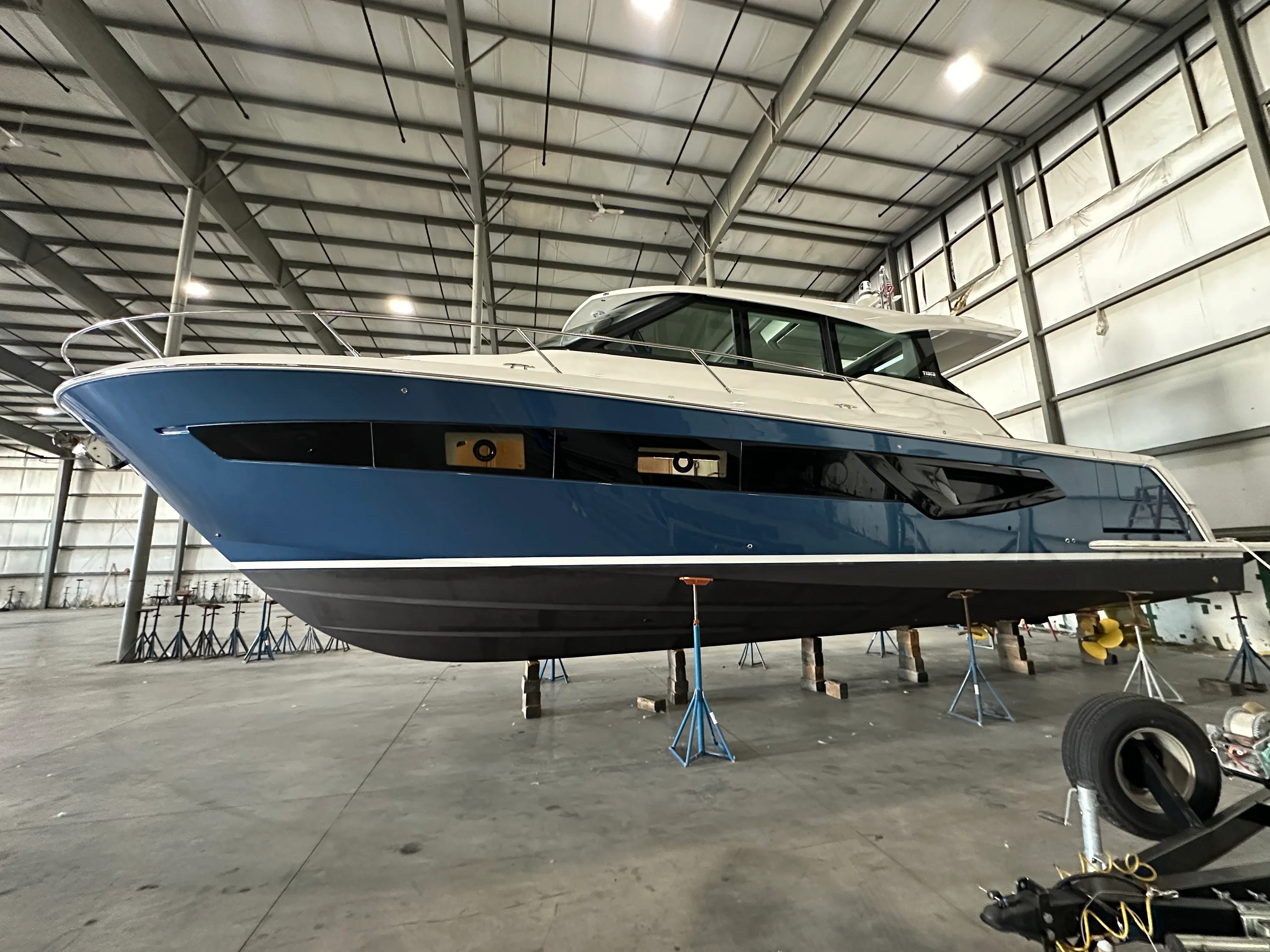 2025 Tiara Yachts EX54 Image Thumbnail #3