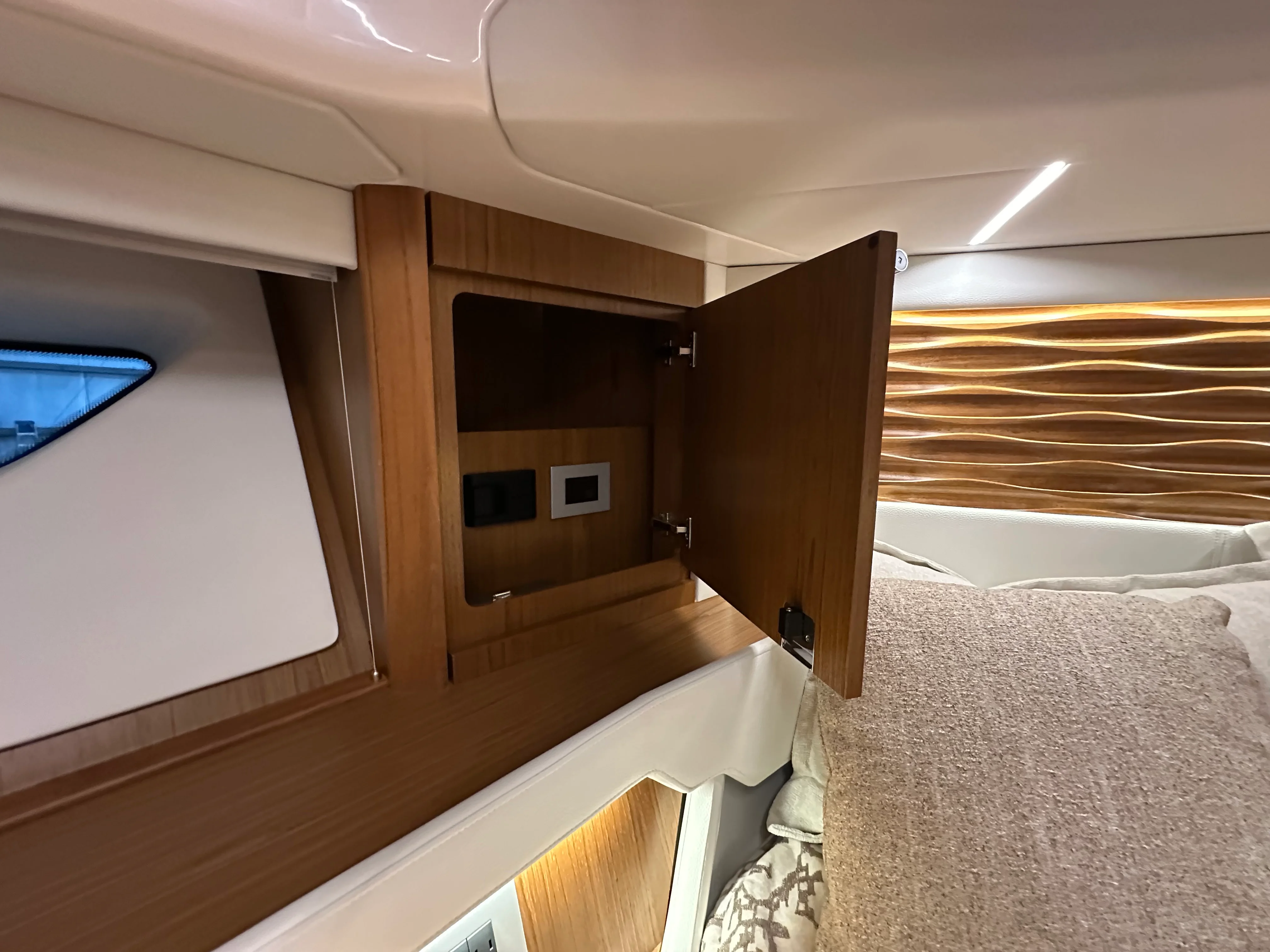 2025 Tiara Yachts EX54 Image Thumbnail #46