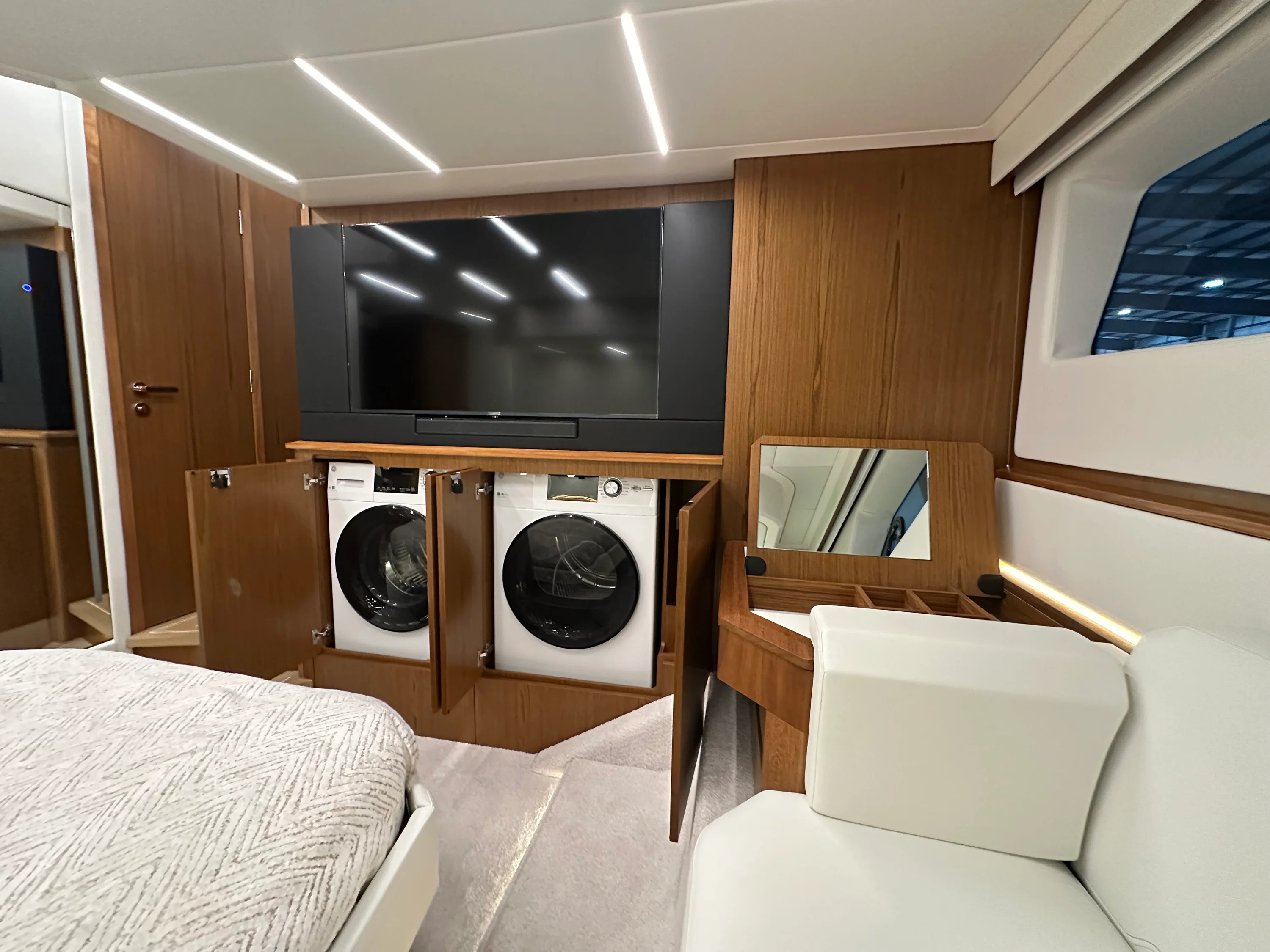 2025 Tiara Yachts EX54 Image Thumbnail #55