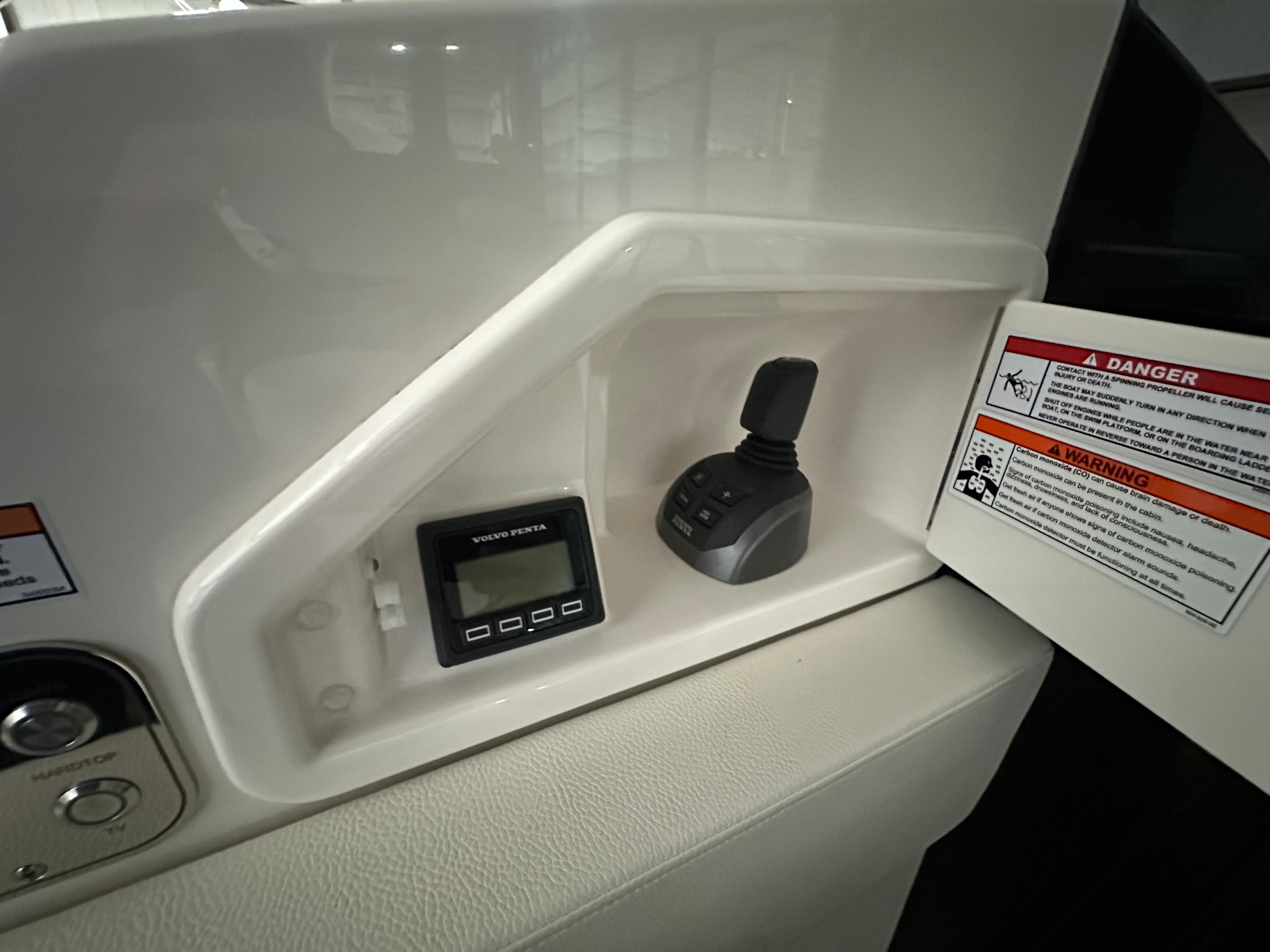 2025 Tiara Yachts EX54 Image Thumbnail #20