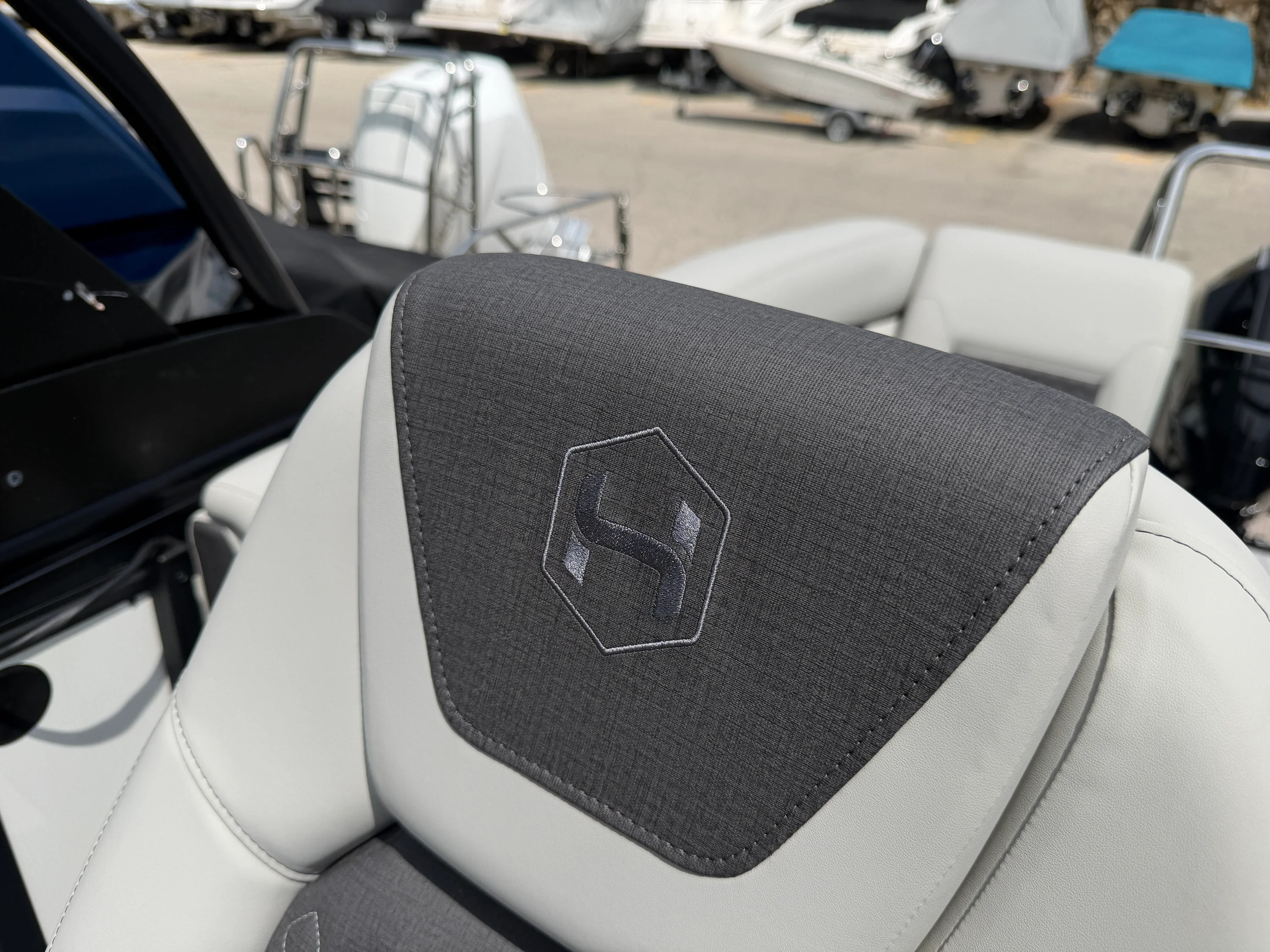 2026 Harris SUNLINER 250 Image Thumbnail #24