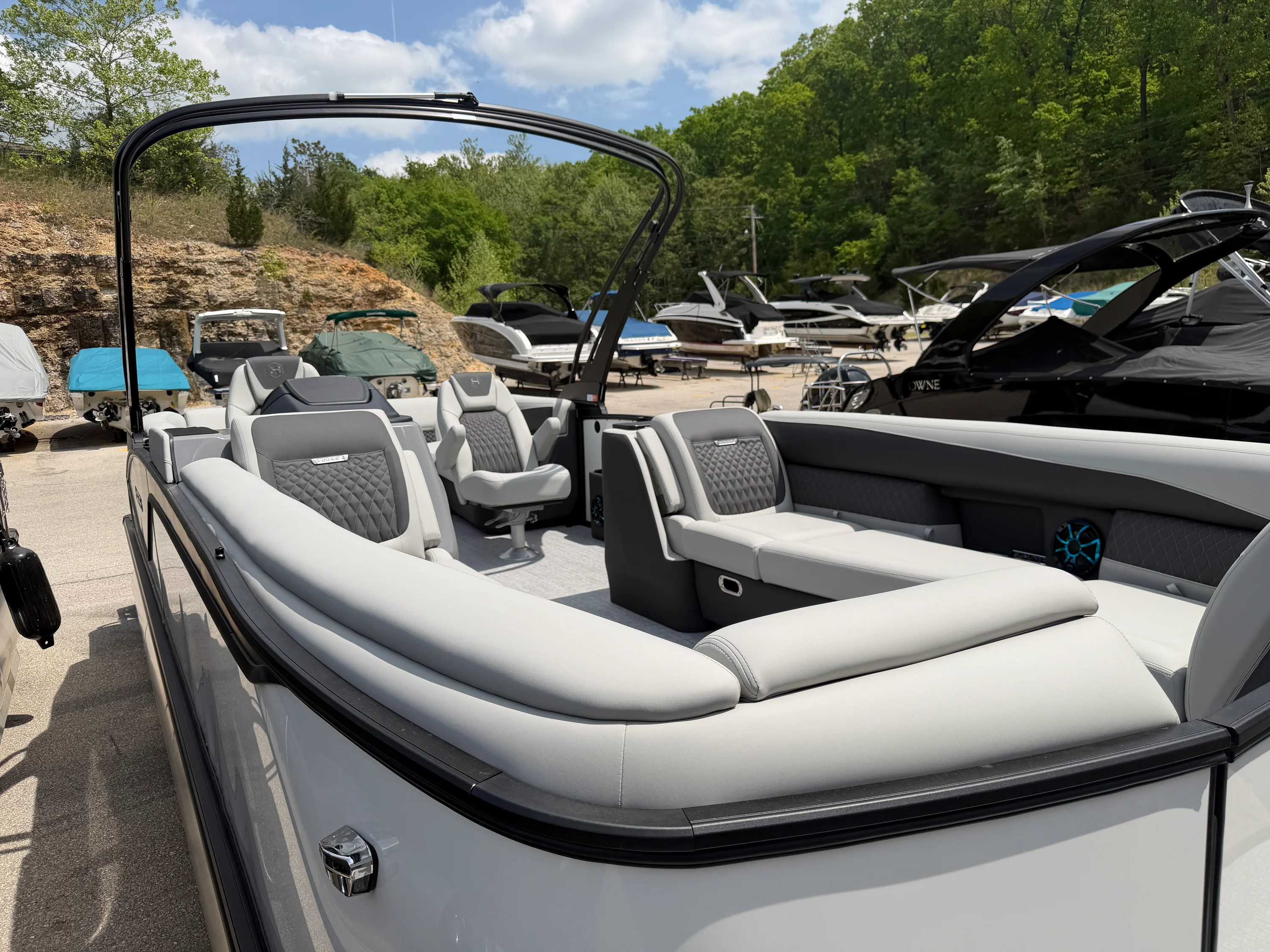 2026 Harris SUNLINER 250 Image Thumbnail #5