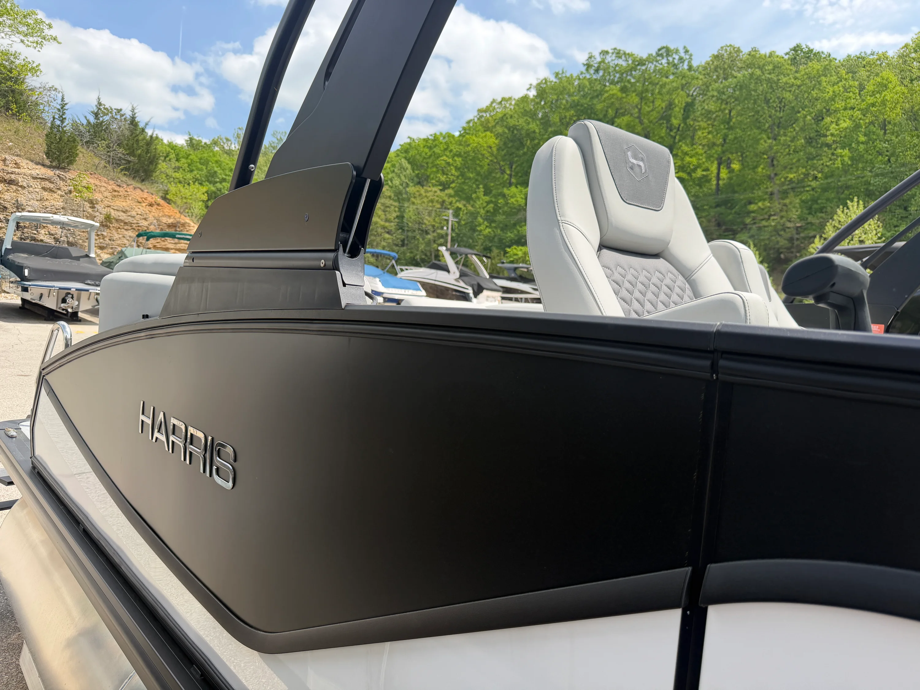 2026 Harris SUNLINER 250 Image Thumbnail #7