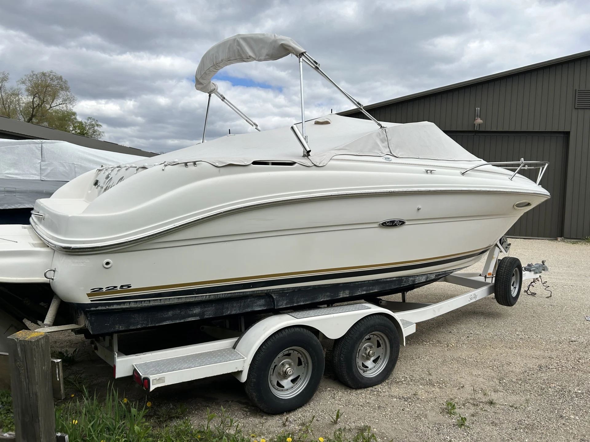 2004 Sea Ray 225 WEEKENDER Image Thumbnail #13