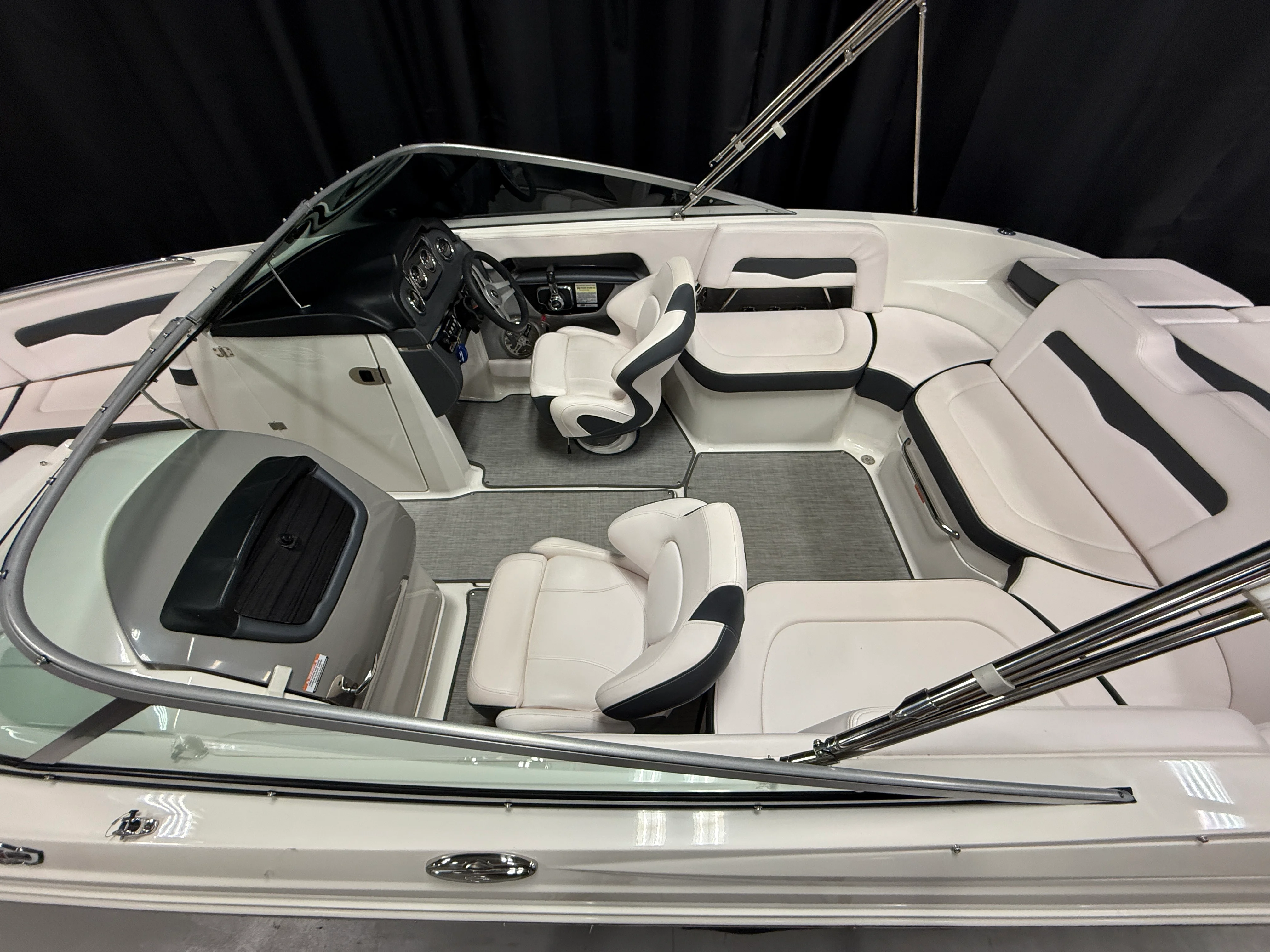 2019 Chaparral 246 Image Thumbnail #5