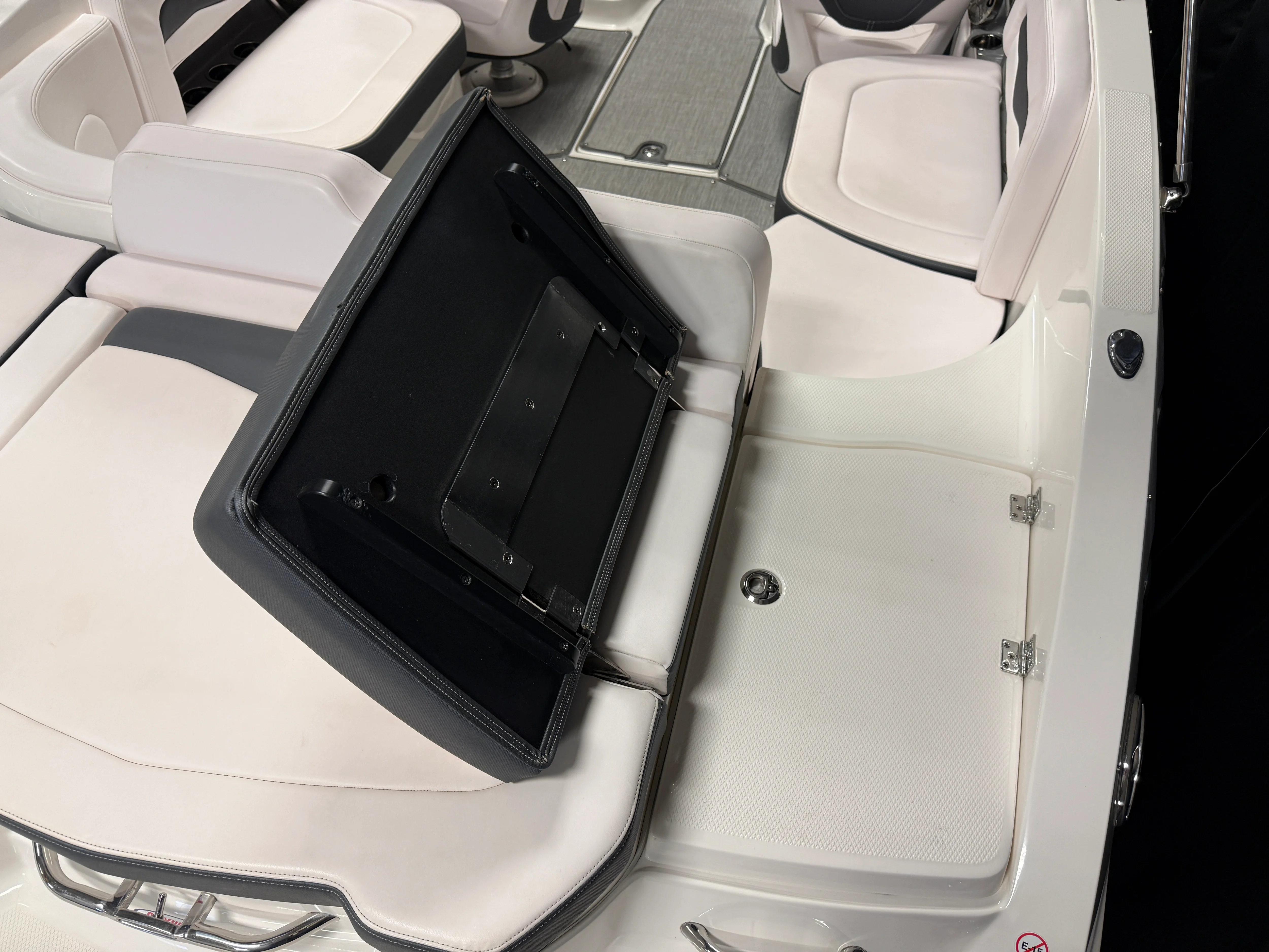 2019 Chaparral 246 Image Thumbnail #17