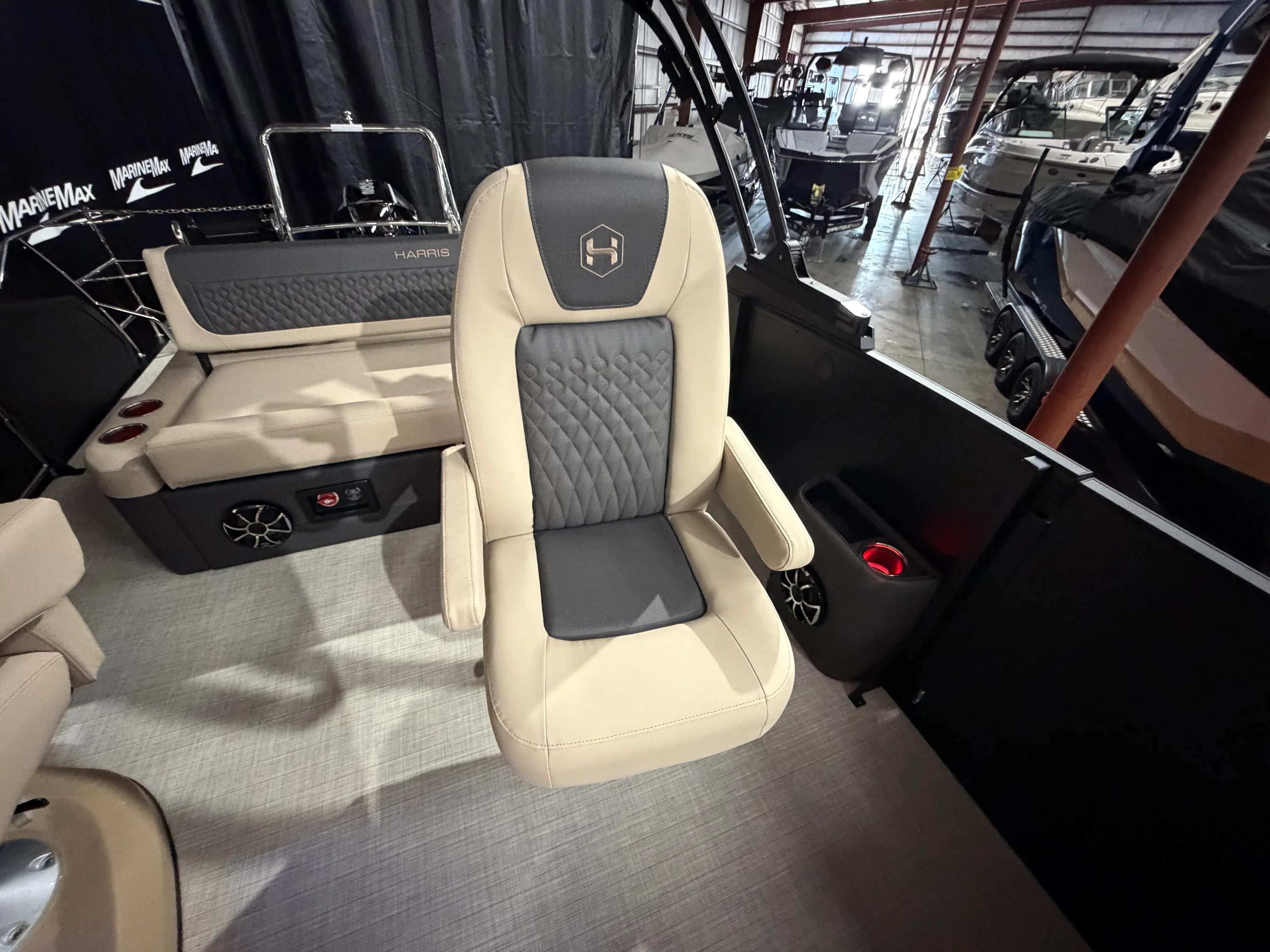 2026 Harris Sunliner 230 Image Thumbnail #17