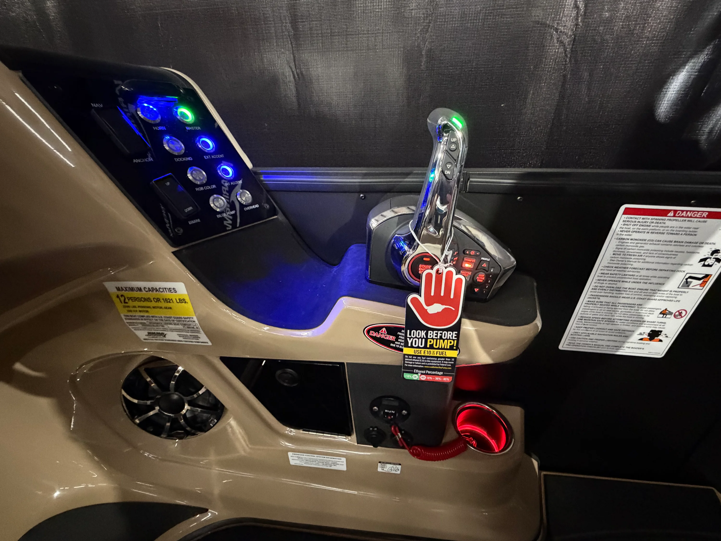 2026 Harris Sunliner 230 Image Thumbnail #15