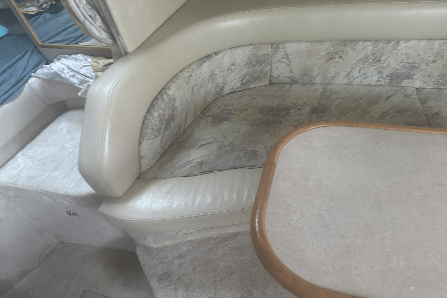 1996 Sea Ray 330 SUNDANCER Image Thumbnail #38