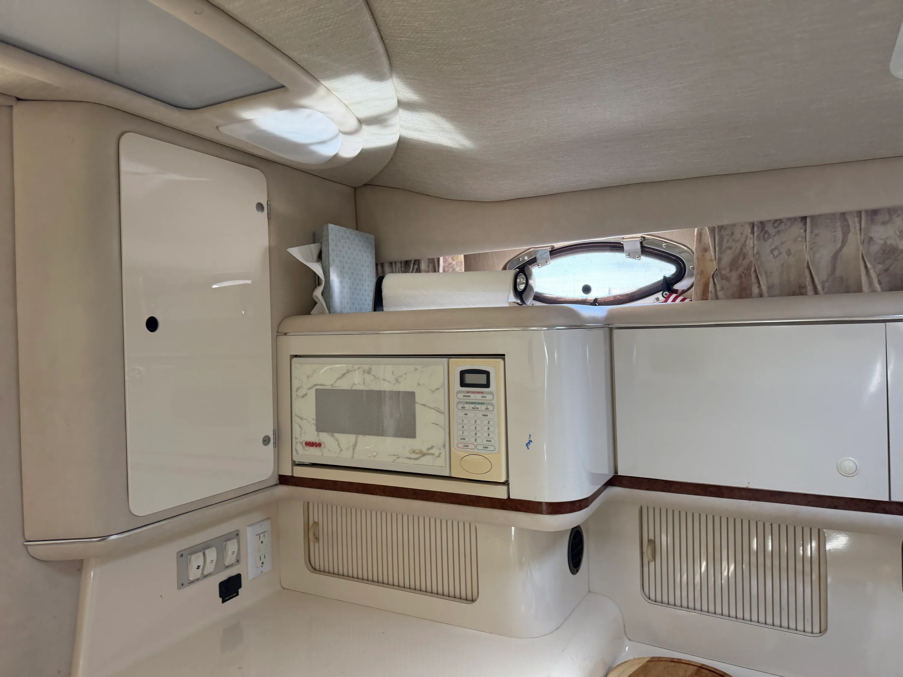 1996 Sea Ray 330 SUNDANCER Image Thumbnail #46