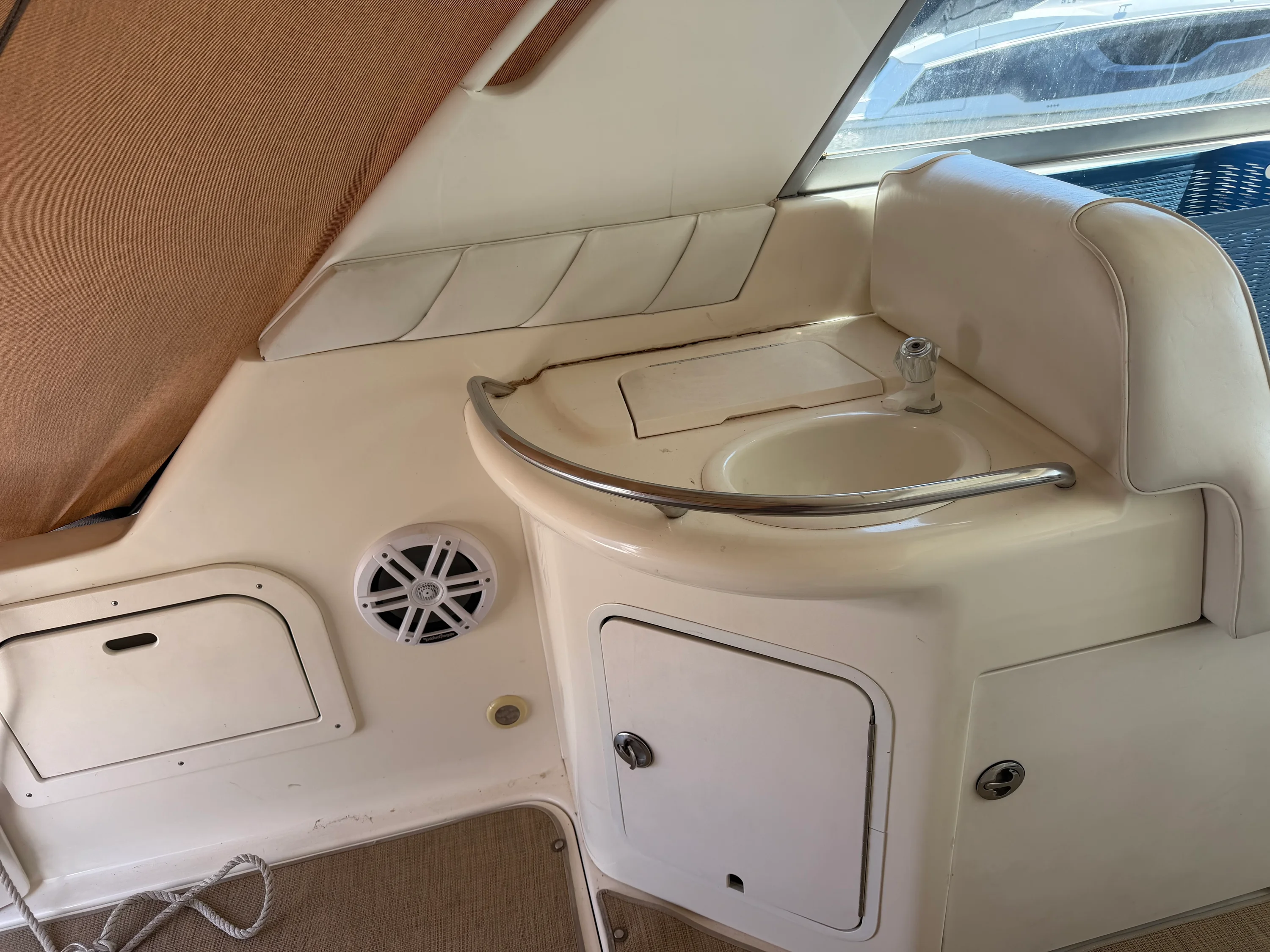 1996 Sea Ray 330 SUNDANCER Image Thumbnail #37
