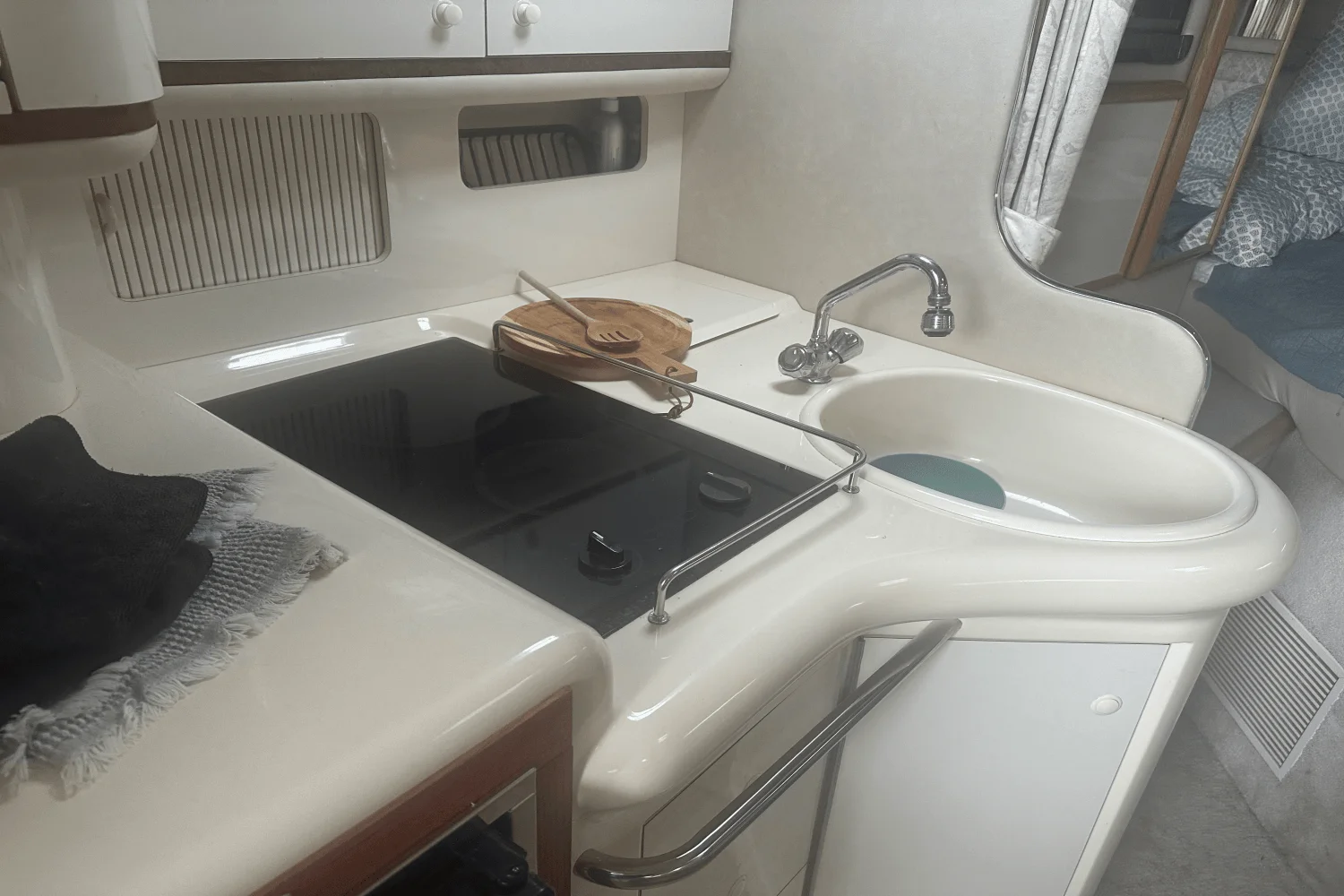 1996 Sea Ray 330 SUNDANCER Image Thumbnail #33