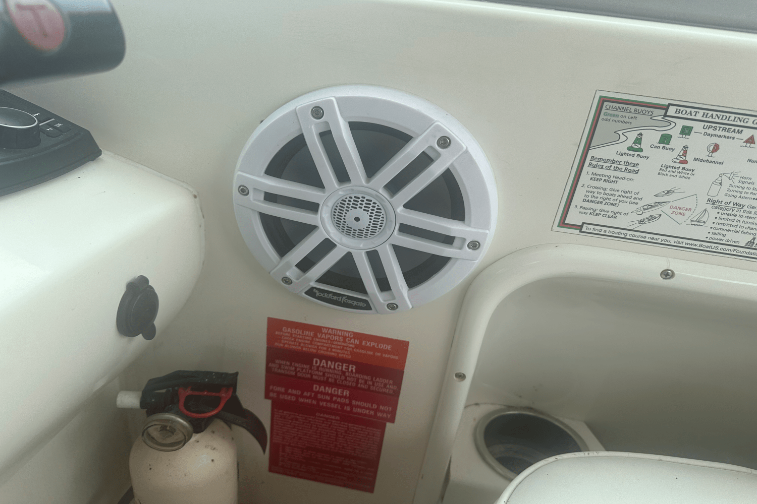 1996 Sea Ray 330 SUNDANCER Image Thumbnail #28