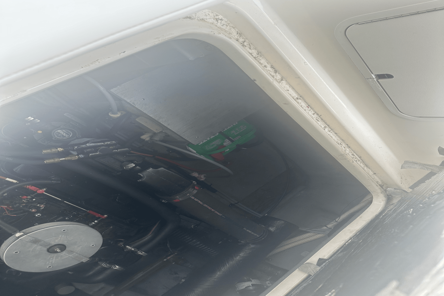 1996 Sea Ray 330 SUNDANCER Image Thumbnail #12