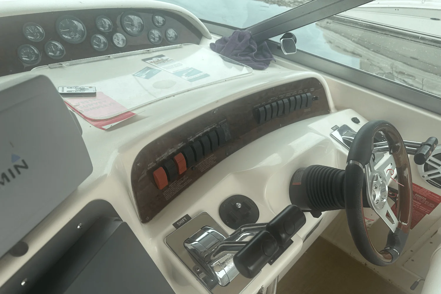 1996 Sea Ray 330 SUNDANCER Image Thumbnail #20