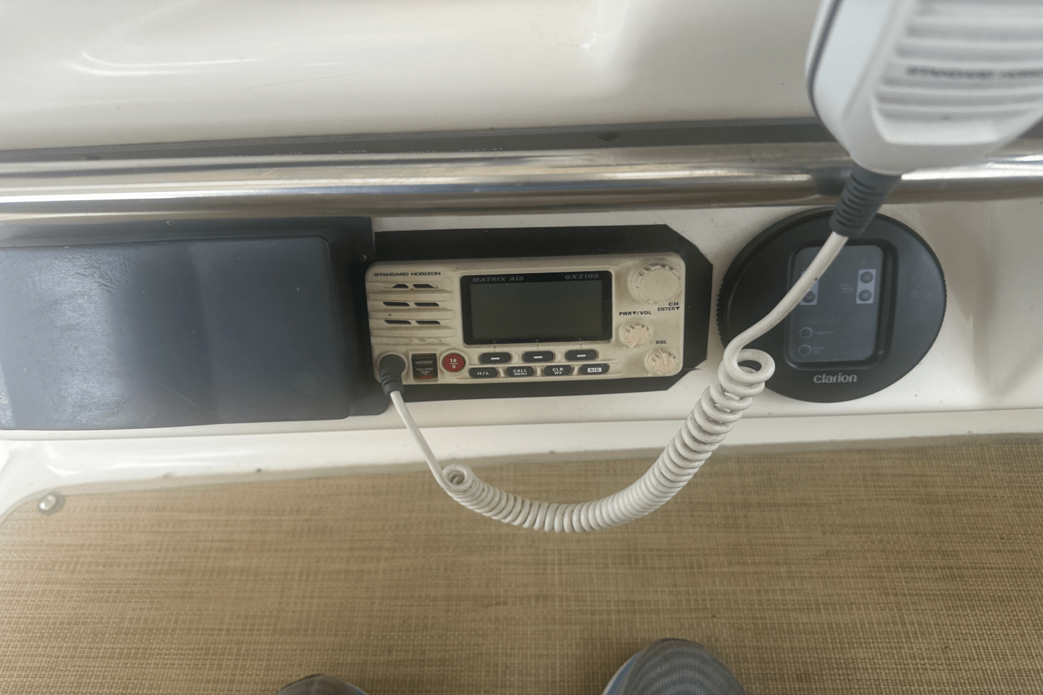 1996 Sea Ray 330 SUNDANCER Image Thumbnail #24