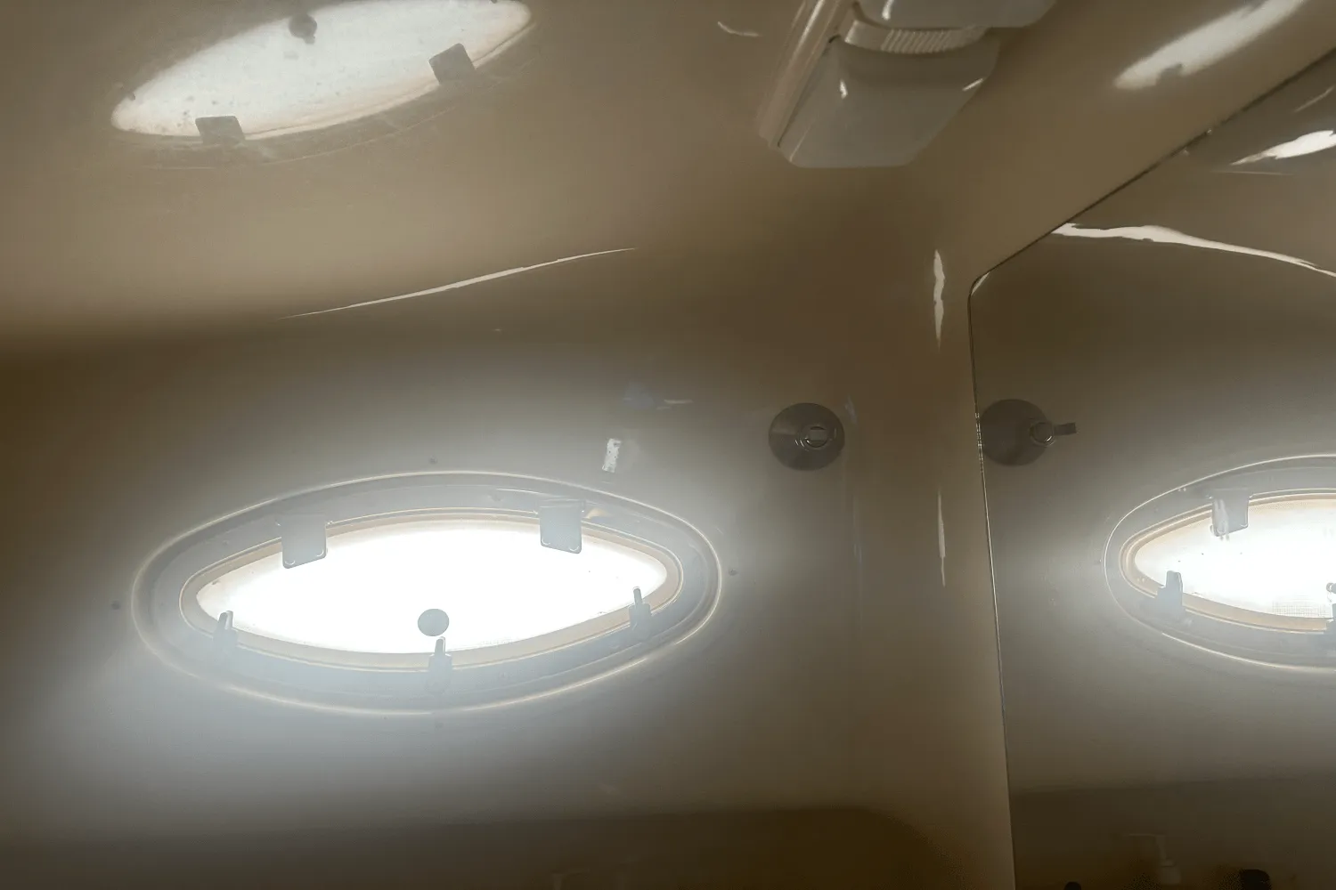 1996 Sea Ray 330 SUNDANCER Image Thumbnail #45