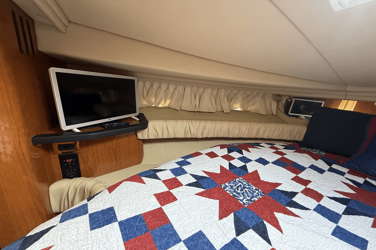 2000 Sea Ray 410 EXPRESS Image Thumbnail #21