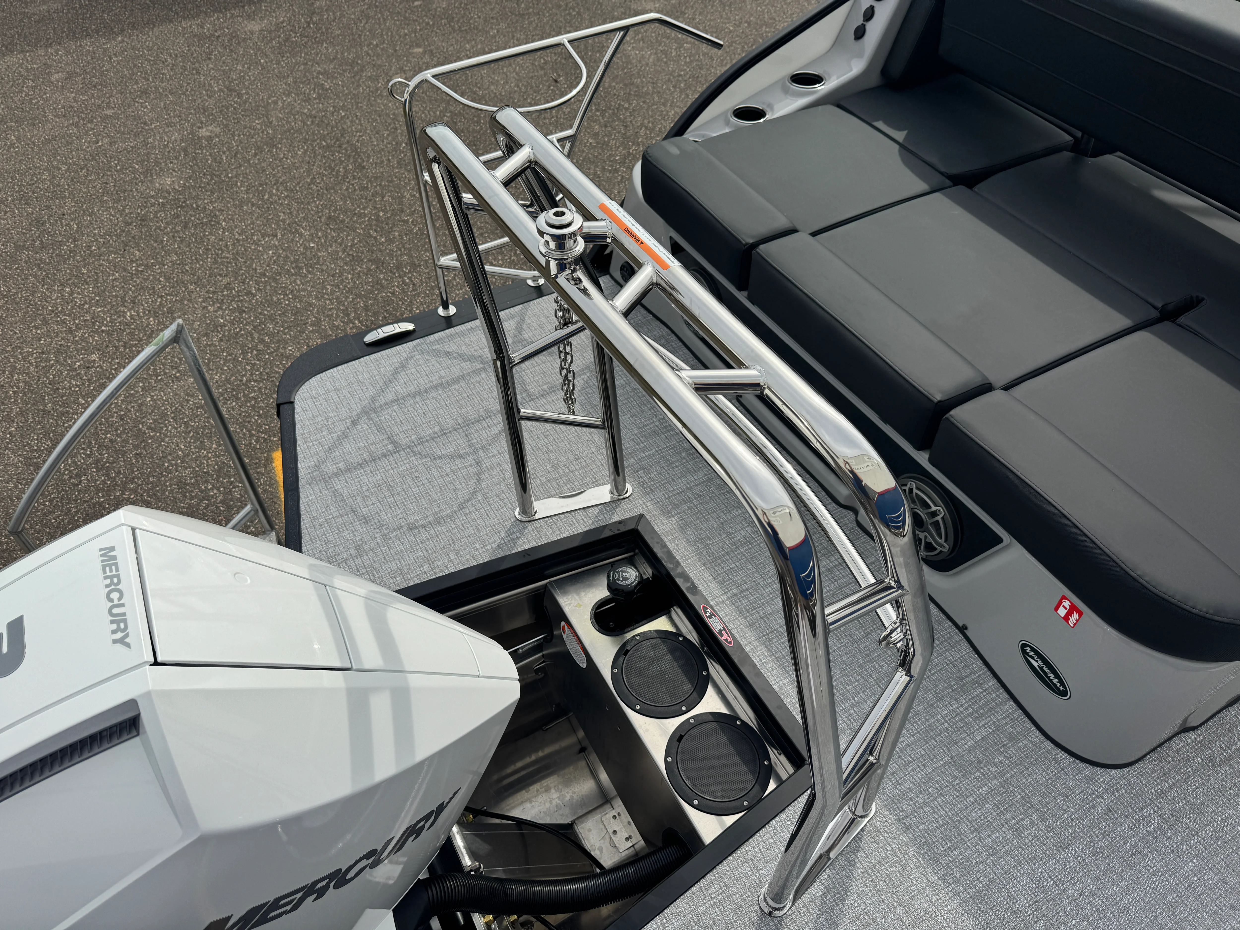 2026 Harris 230 Grand Mariner Image Thumbnail #9