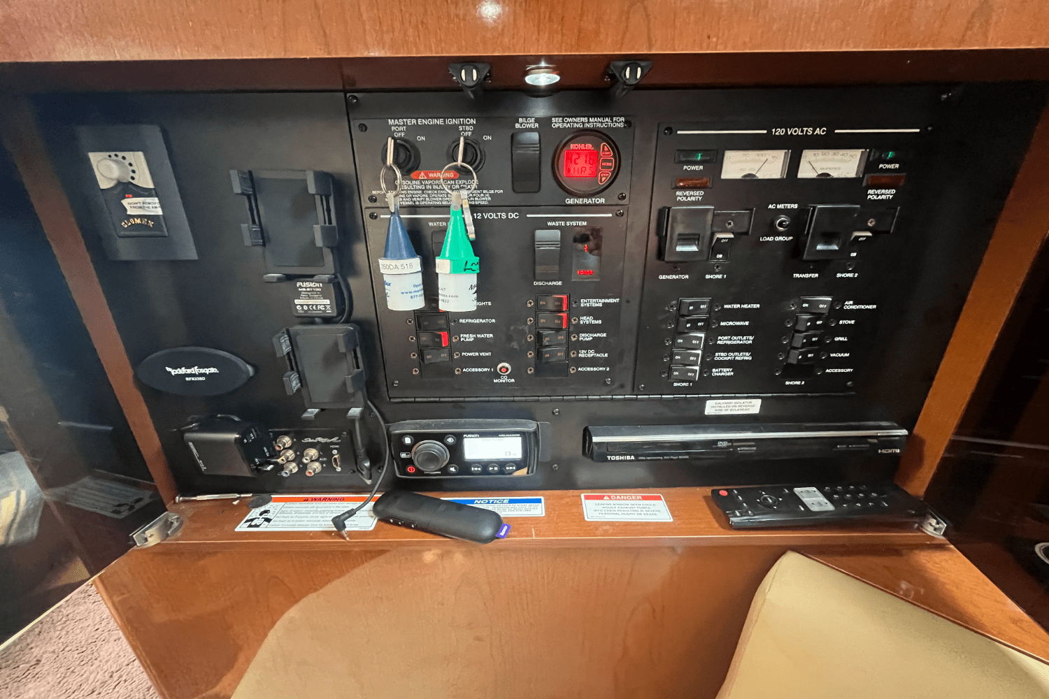 2014 Sea Ray 350 DAN-SD Image Thumbnail #35