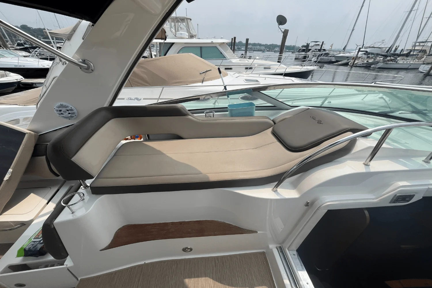 2014 Sea Ray 350 SUNDANCER Image Thumbnail #23