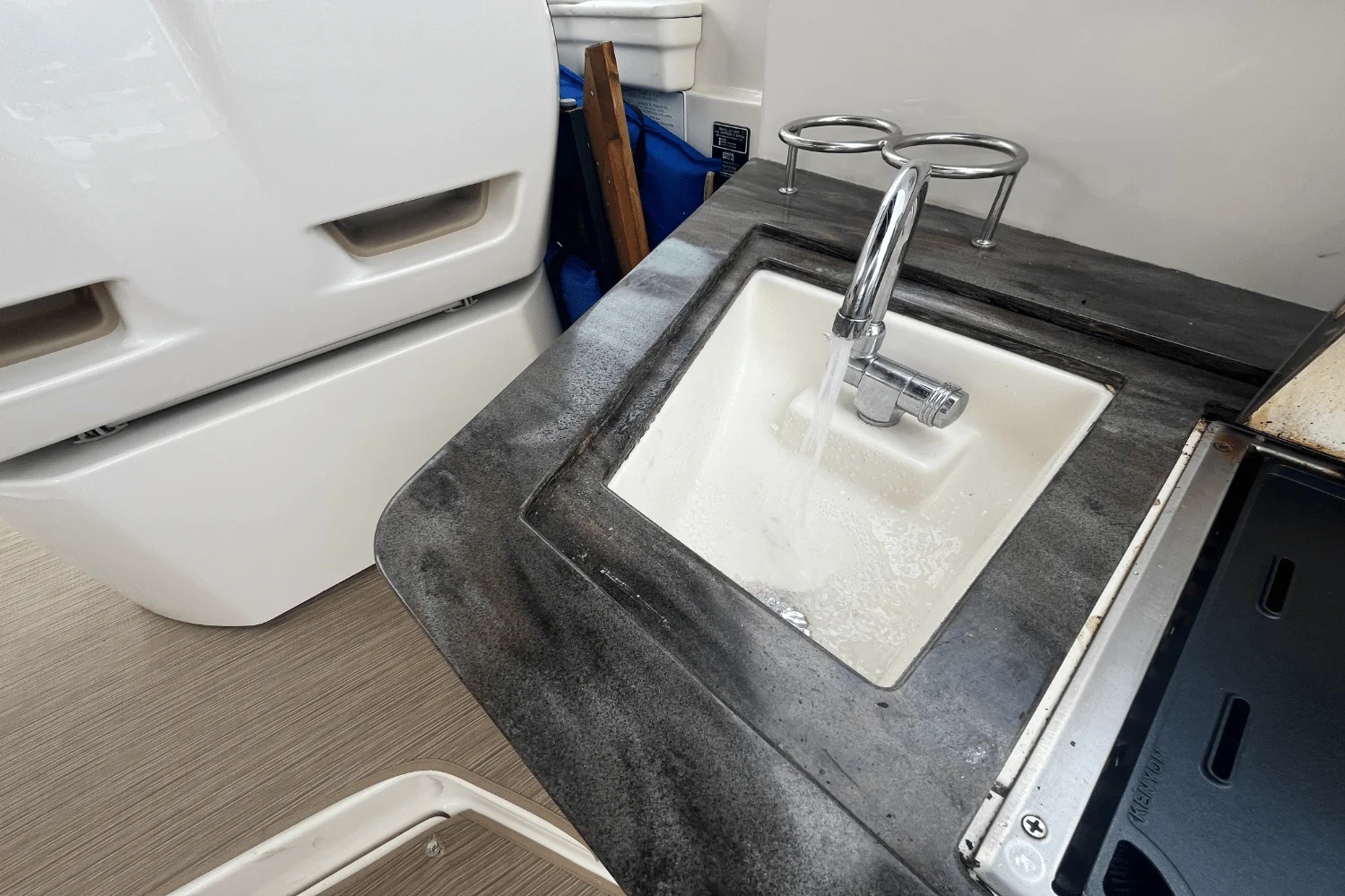 2014 Sea Ray 350 SUNDANCER Image Thumbnail #20