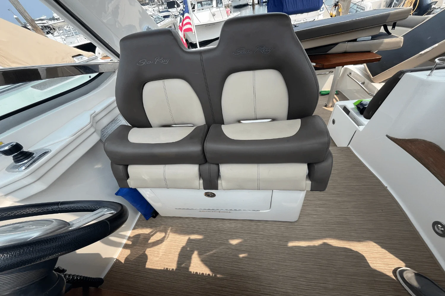 2014 Sea Ray 350 SUNDANCER Image Thumbnail #23