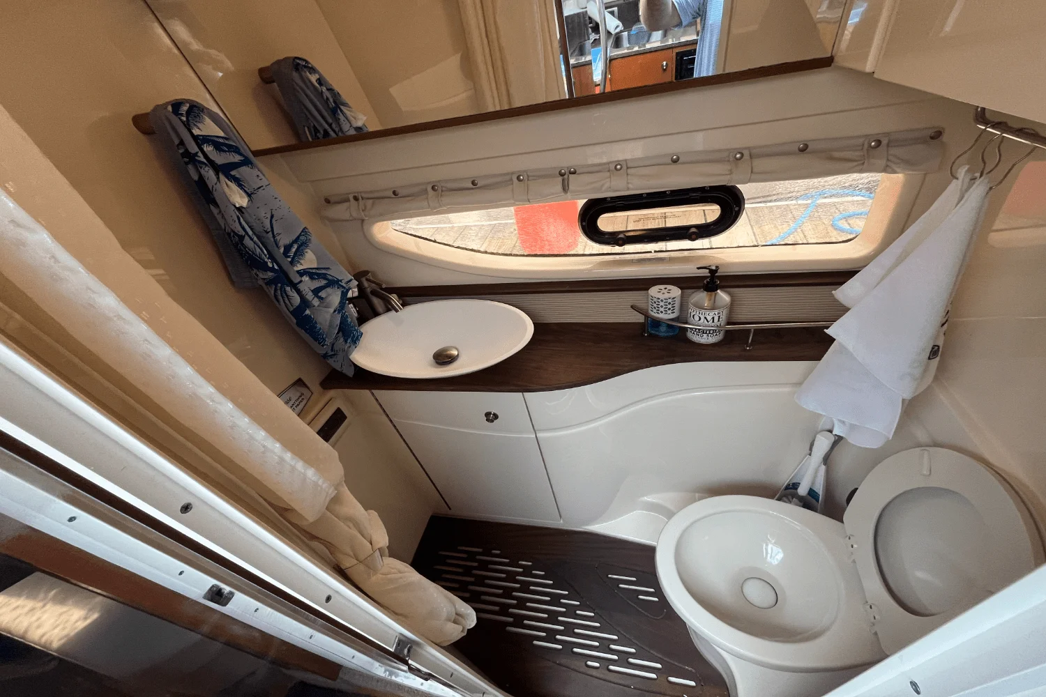 2014 Sea Ray 350 SUNDANCER Image Thumbnail #44