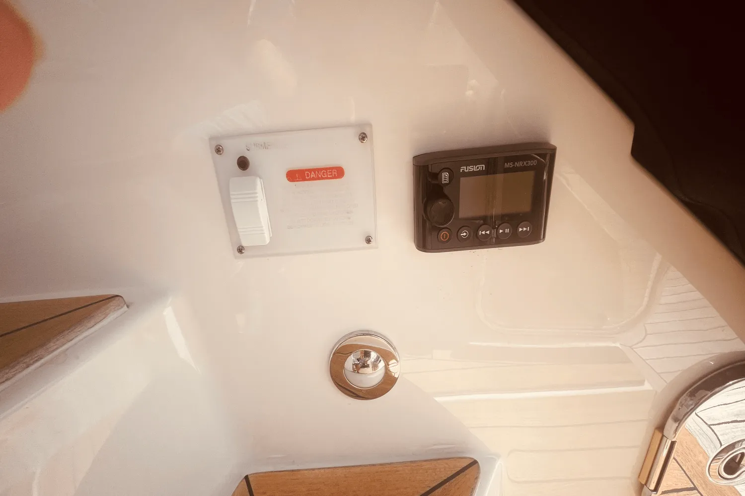 2021 Sea Ray 350 SUNDANCER COUPE Image Thumbnail #68