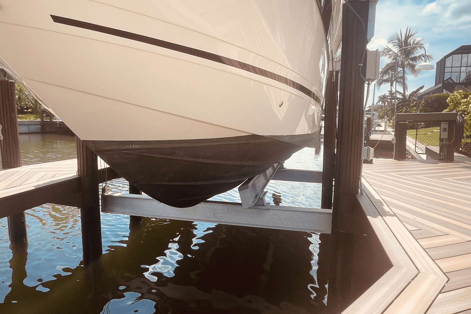 2021 Sea Ray 350 SUNDANCER COUPE Image Thumbnail #5
