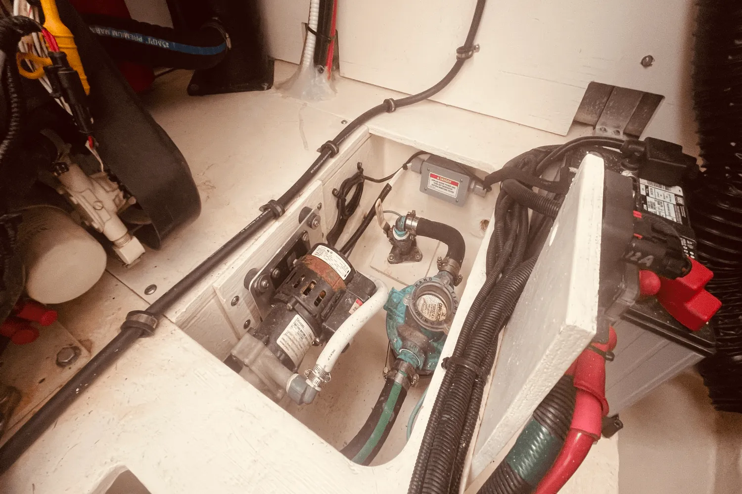 2021 Sea Ray 350 SUNDANCER COUPE Image Thumbnail #76