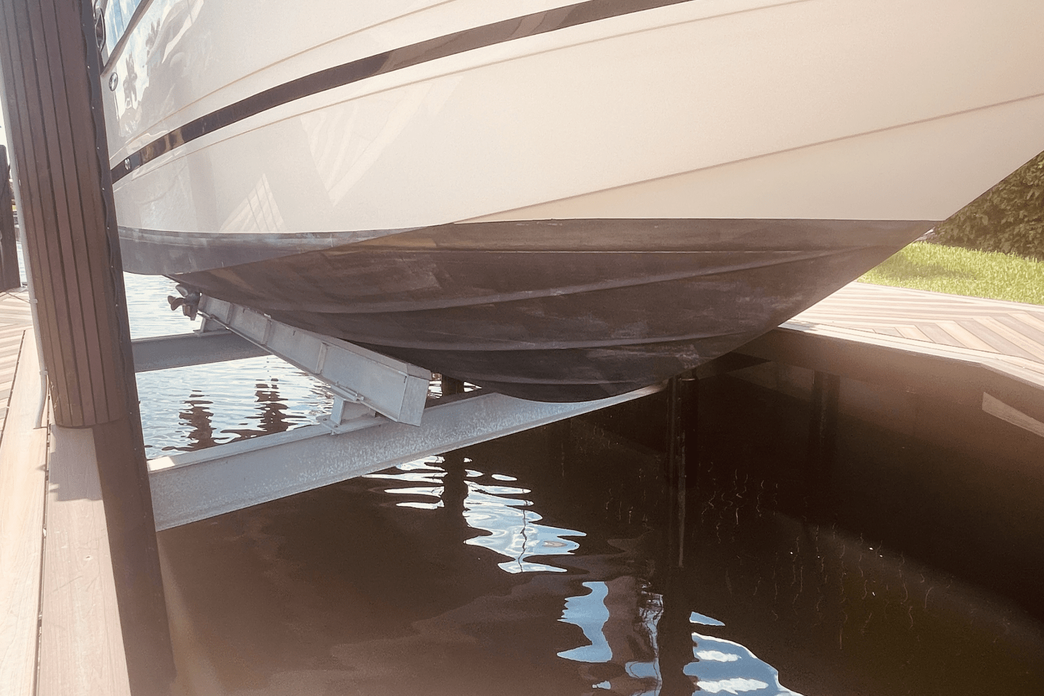 2021 Sea Ray 350 SUNDANCER COUPE Image Thumbnail #4
