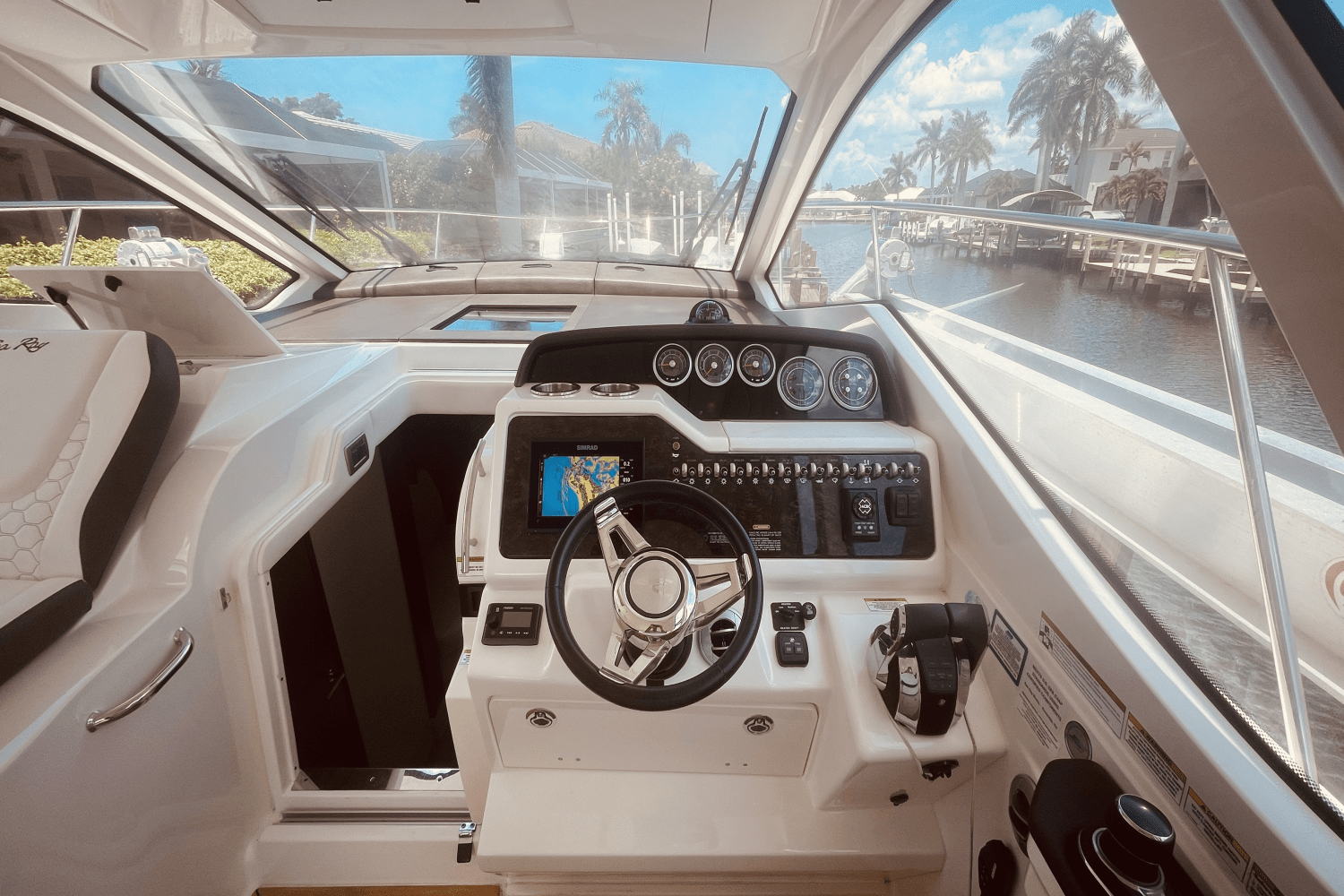 2021 Sea Ray 350 SUNDANCER COUPE Image Thumbnail #48