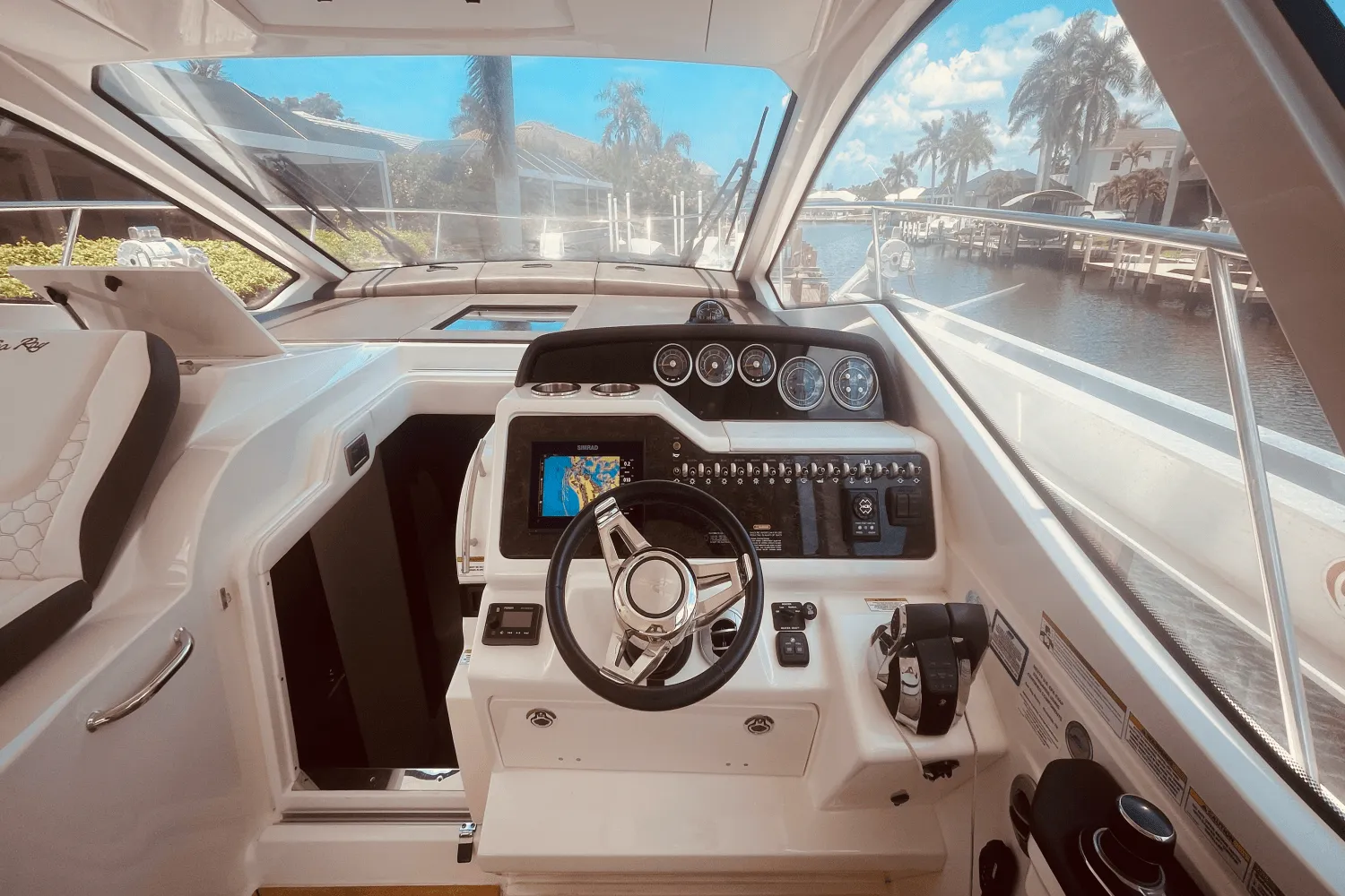 2021 Sea Ray 350 SUNDANCER COUPE Image Thumbnail #48