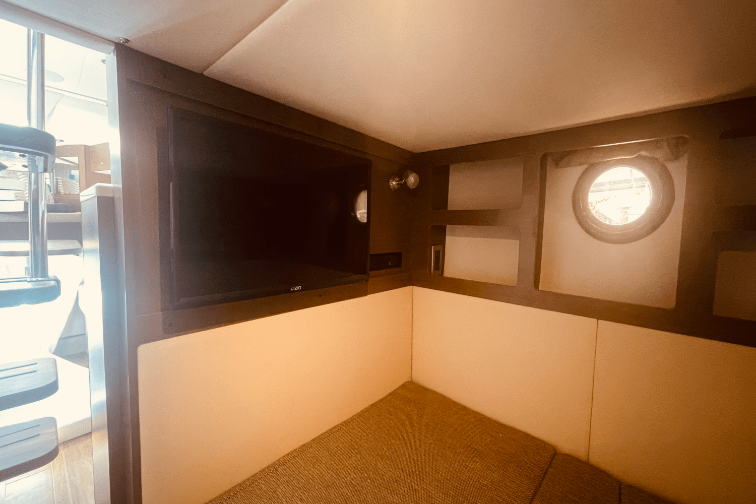 2021 Sea Ray 350 SUNDANCER COUPE Image Thumbnail #32