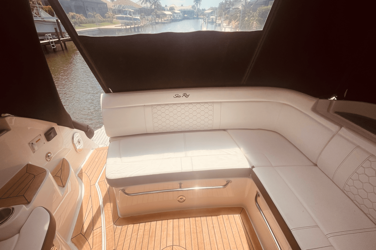 2021 Sea Ray 350 SUNDANCER COUPE Image Thumbnail #64