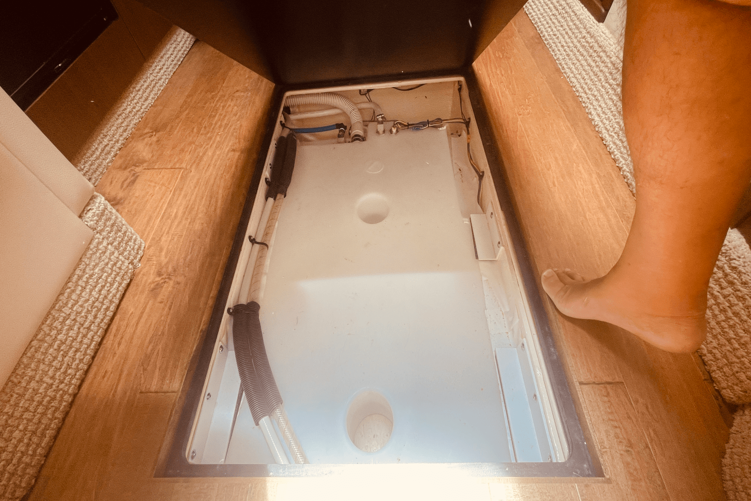 2021 Sea Ray 350 SUNDANCER COUPE Image Thumbnail #25