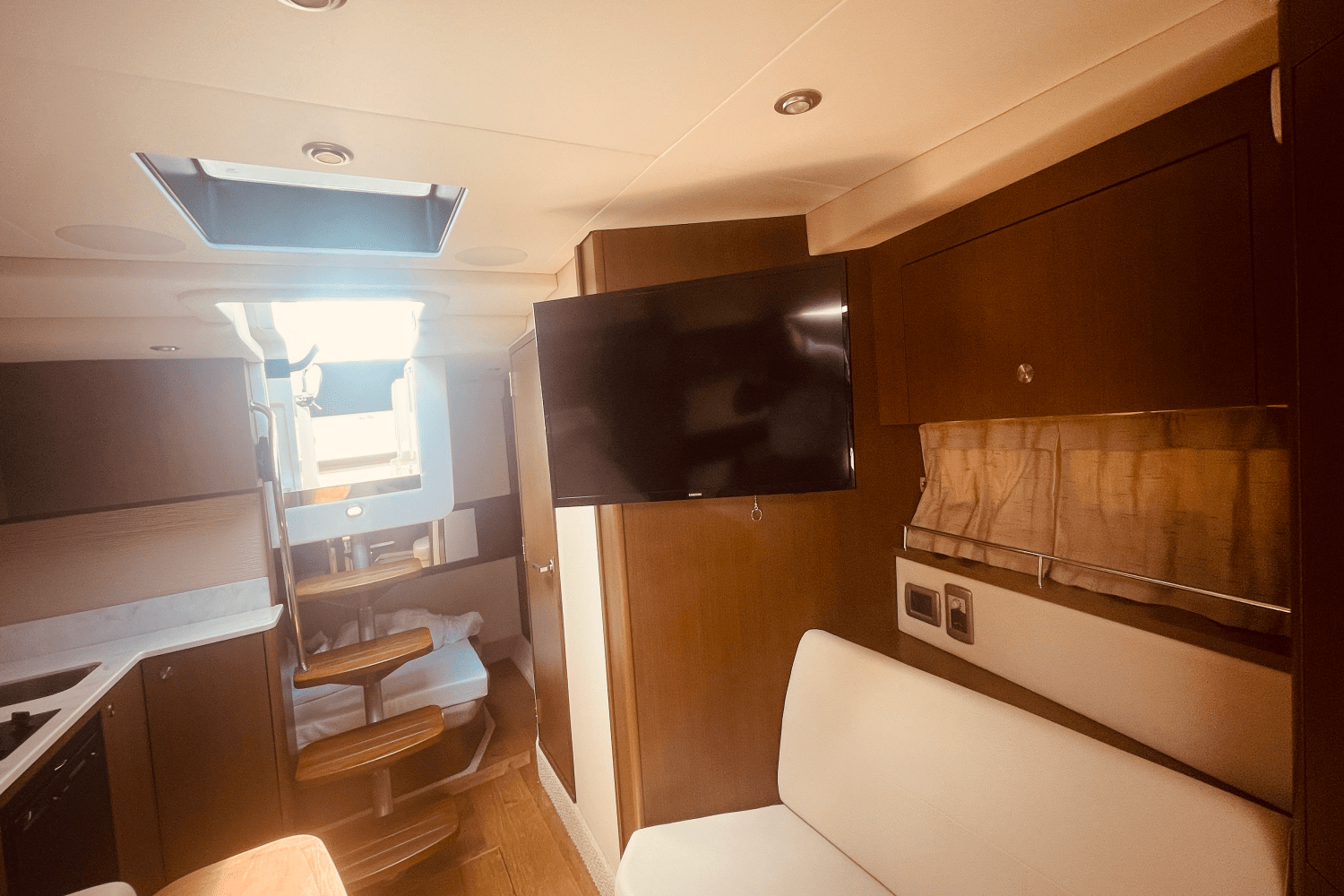 2021 Sea Ray 350 SUNDANCER COUPE Image Thumbnail #45